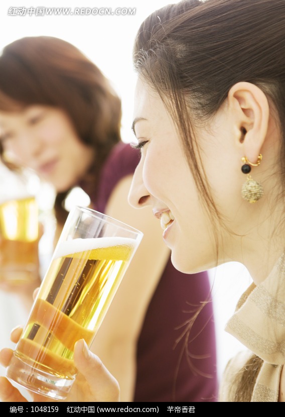 人生难得聚一场,喝个痛快又何妨. 平时过得也挺累,今日借酒诉衷肠!