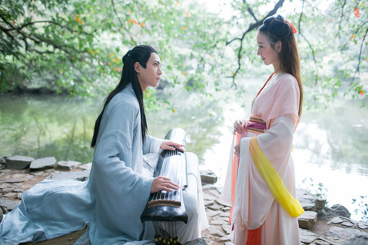 天上人间都是歌(枫舞叶子)祝爱我的人和我爱的人新的一年身体健康!