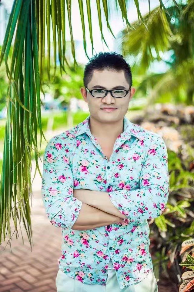 回家的愿望词曲唱杨昌智创作于2014年9月主要写漂泊在外的游子对家长