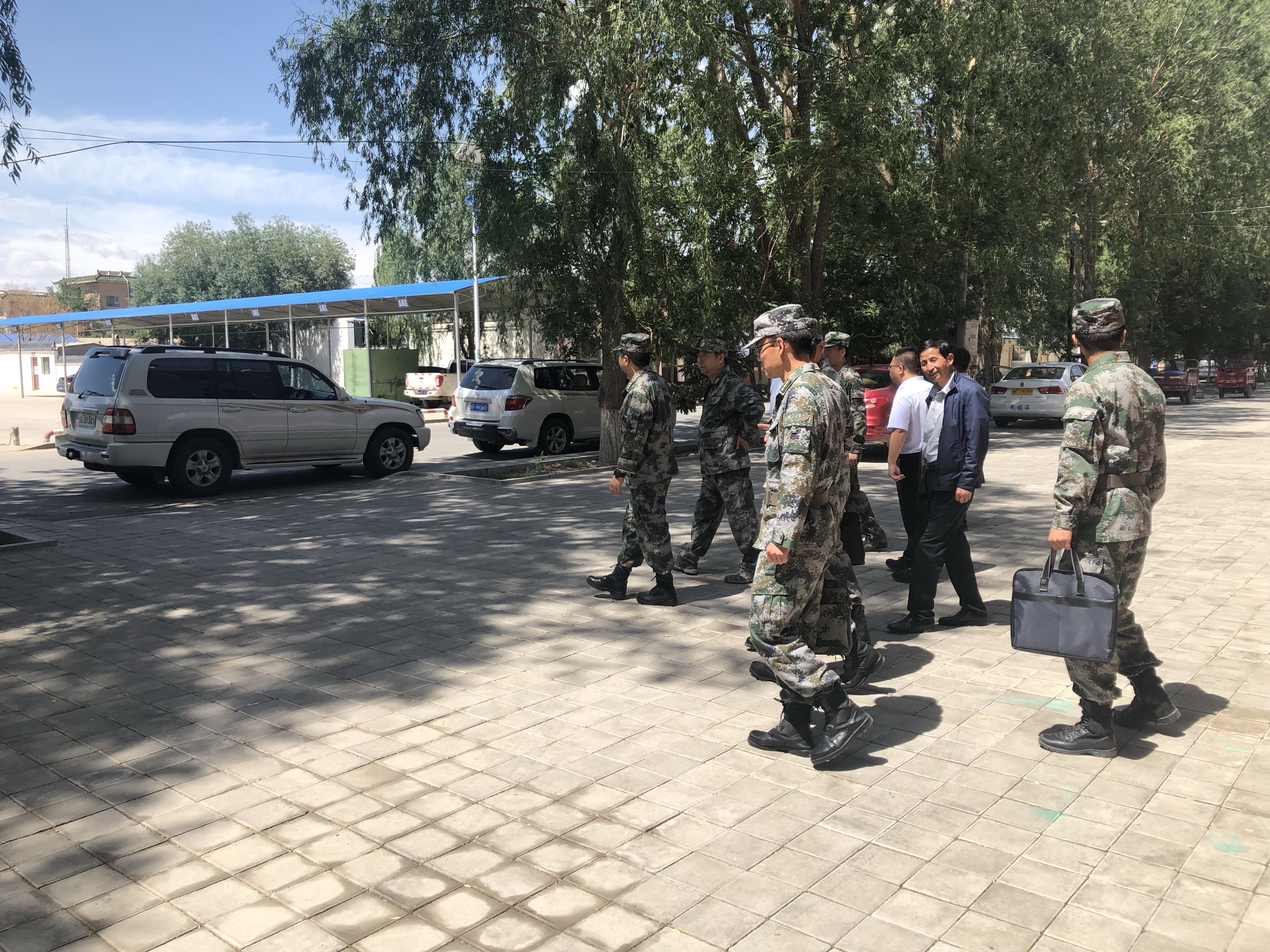 酒泉军分区魏司令员一行来我镇检查党管武装工作