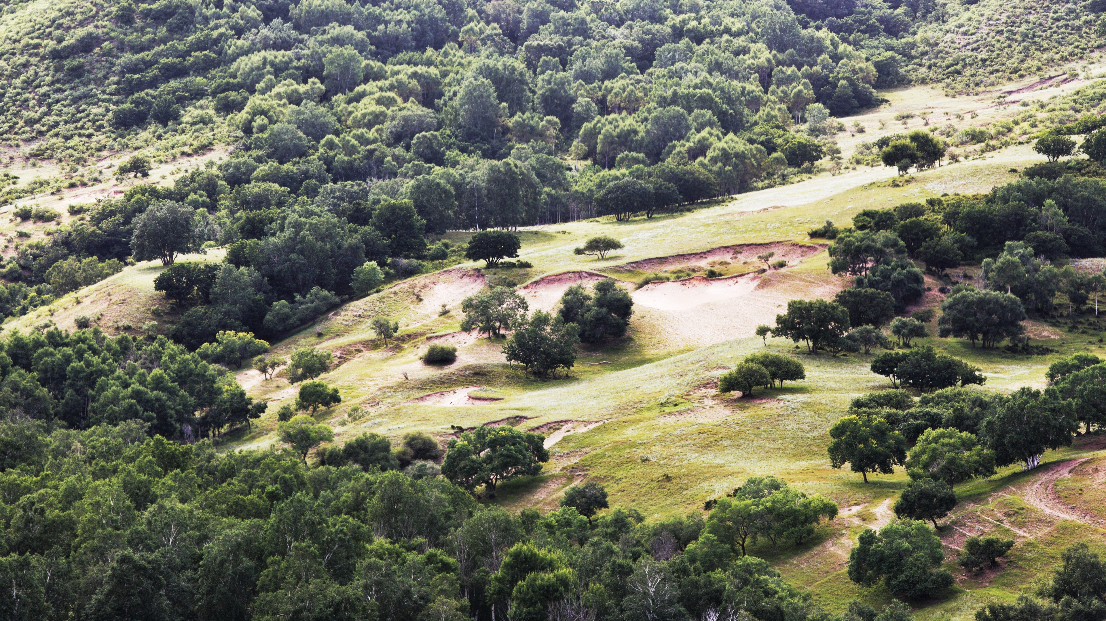 乌兰布统蛤蟆坝