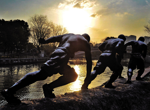 黄河纤夫作者:苗晓诵读:老顽童