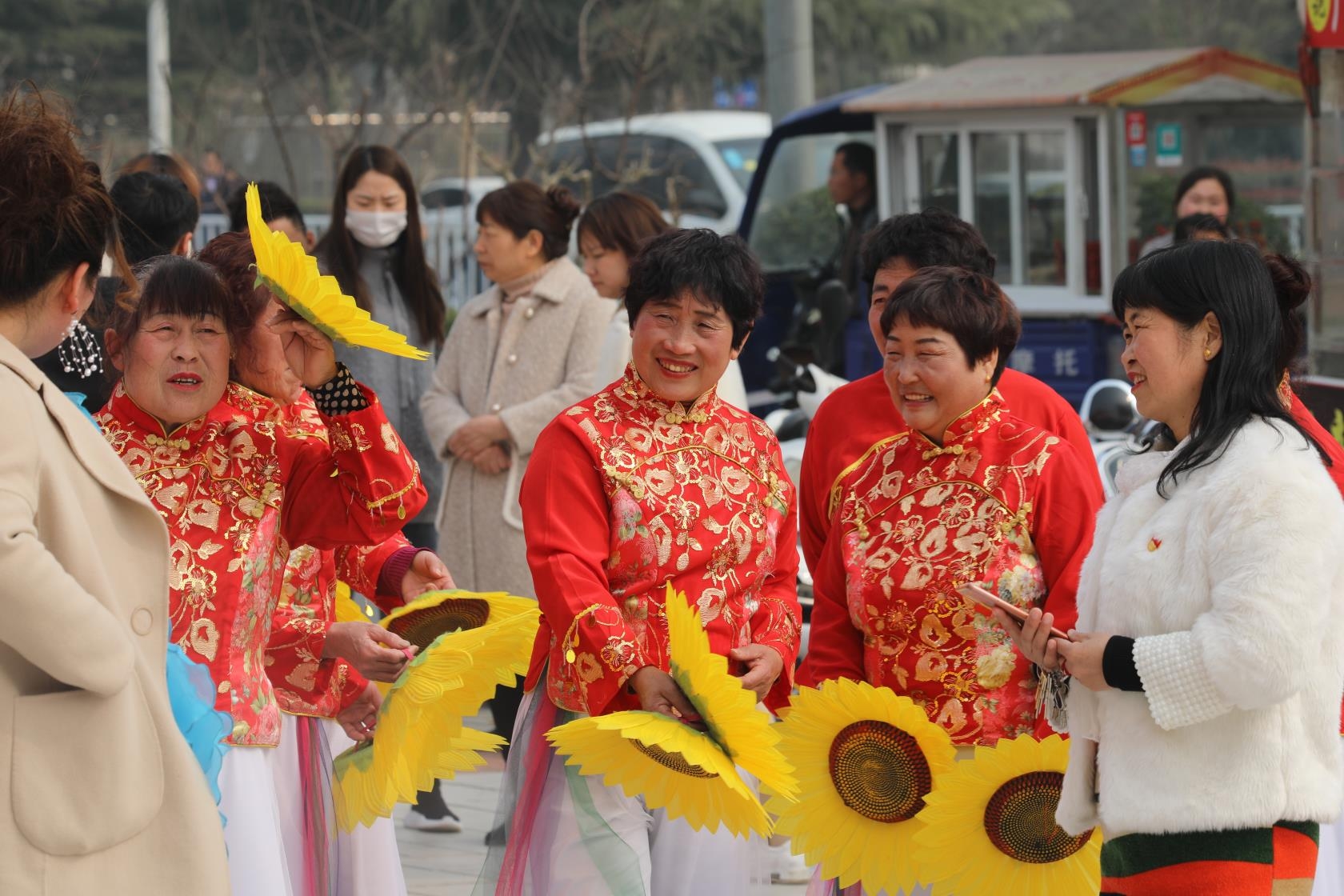 金凤凰艺术团庆祝三八国际妇女节