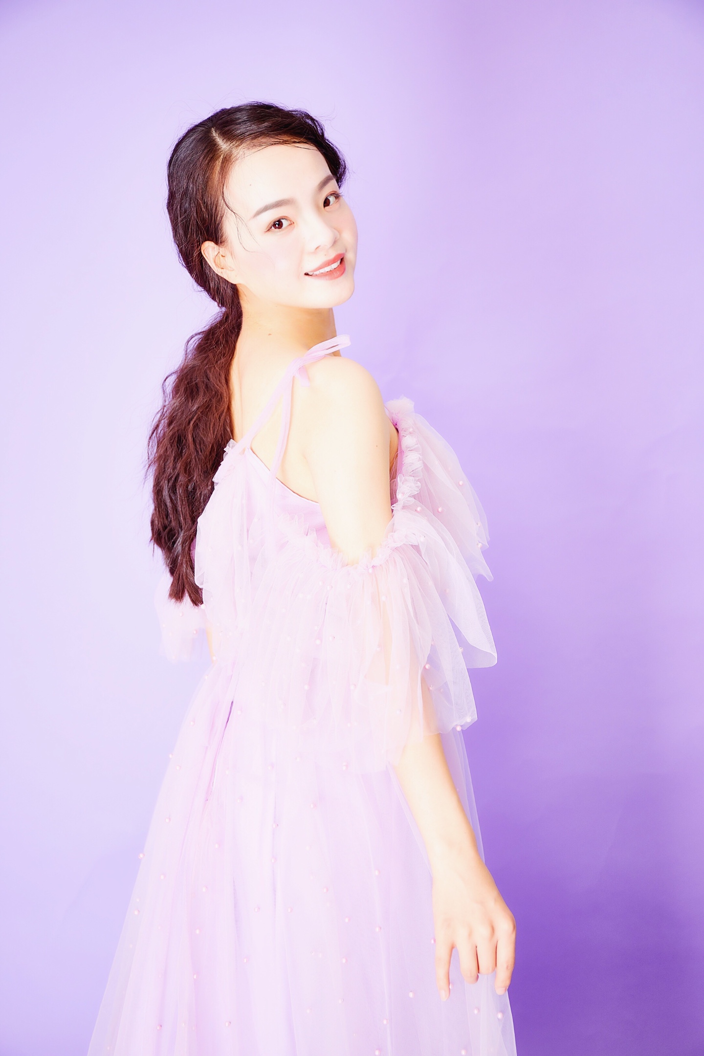 先发两张露露的美照.