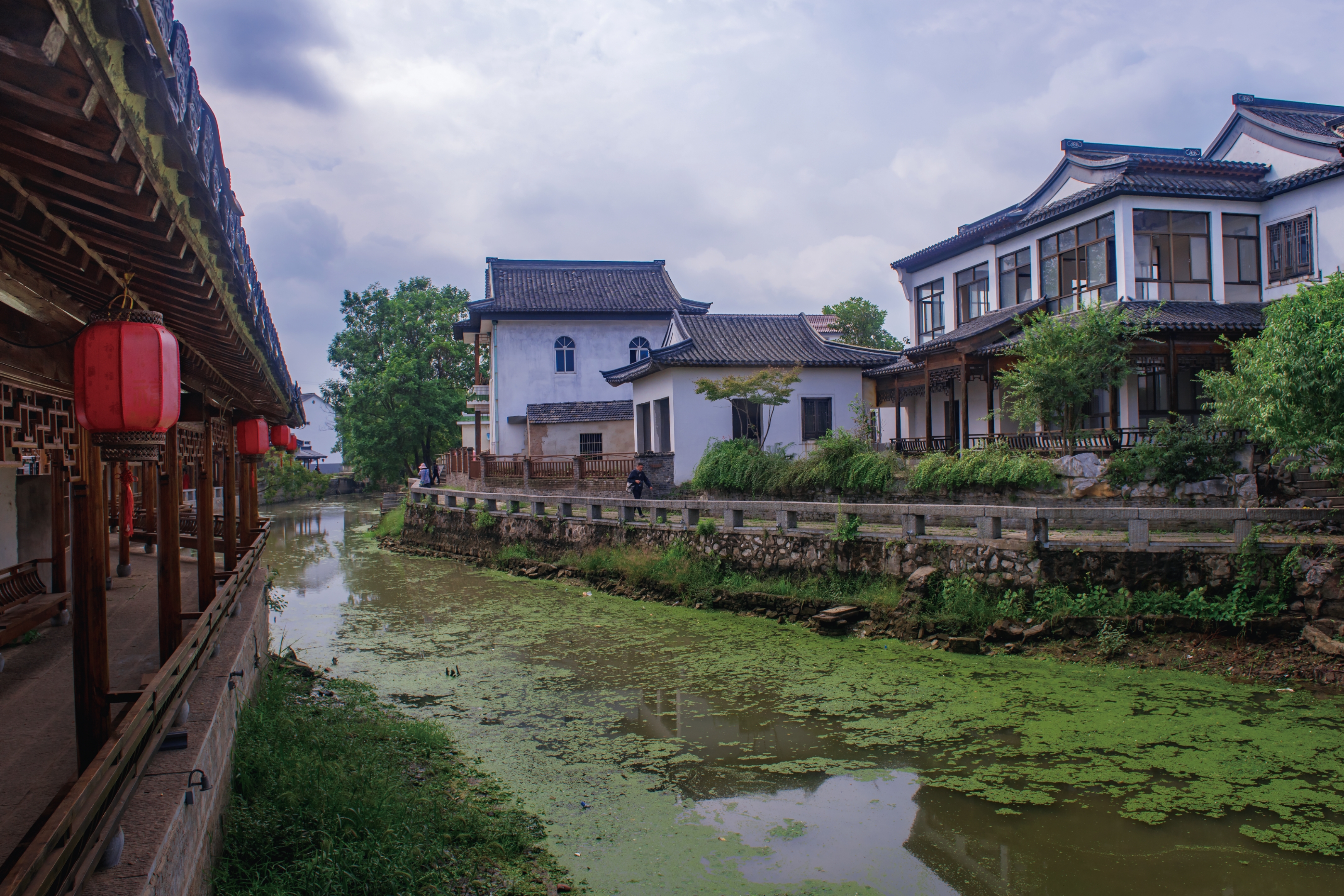行摄南京东郊小镇汤山之一……《村庄如花园》