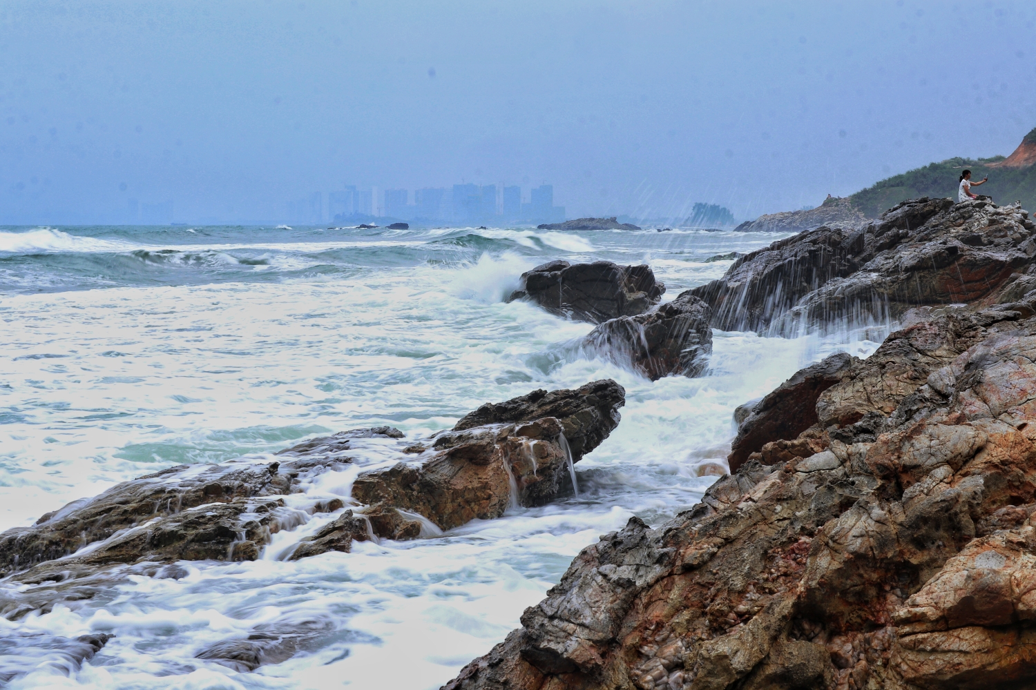乱石穿空 惊涛拍岸 卷起千堆雪