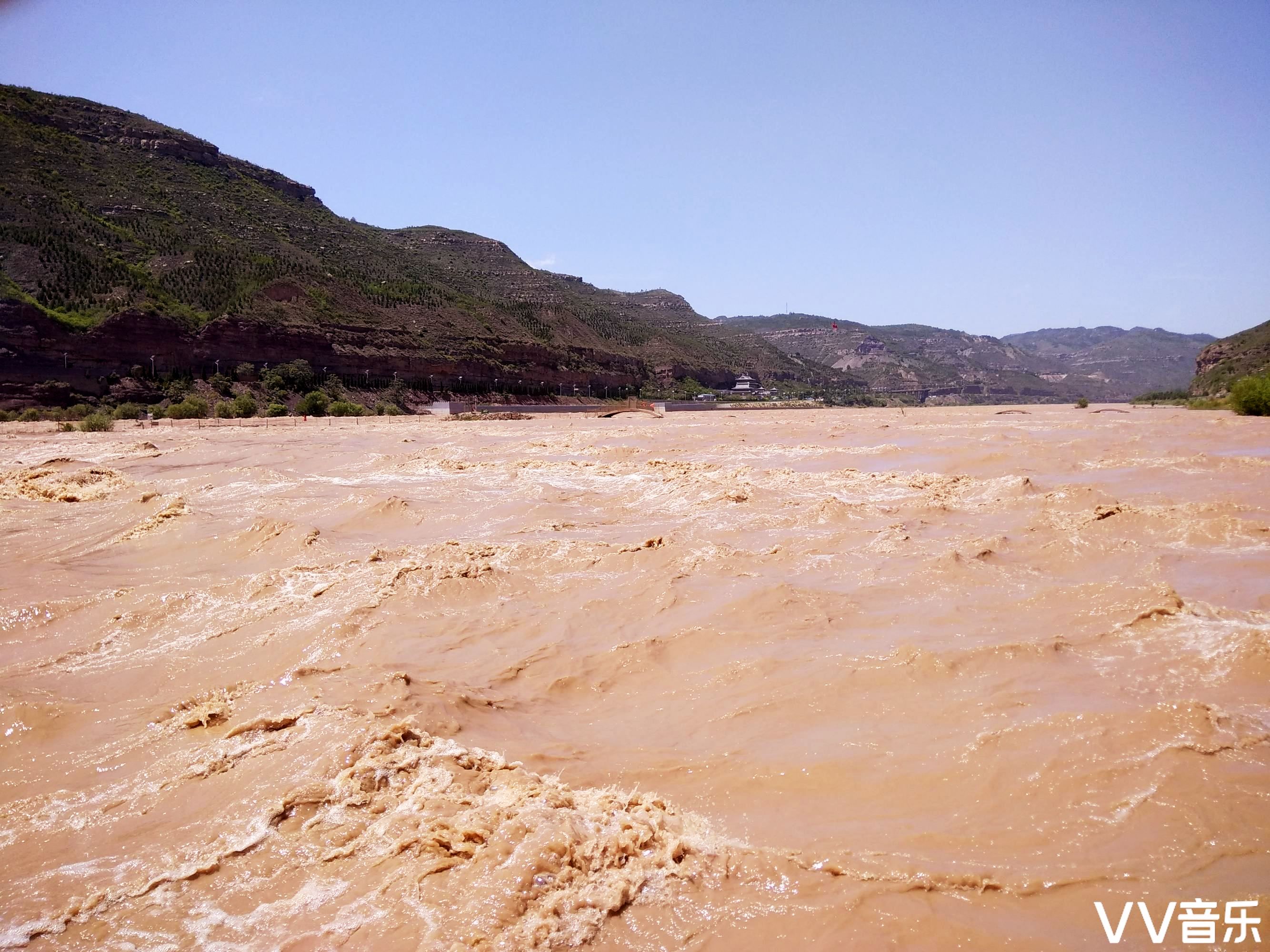 白曰依山尽黄河入海流欲穷千里目更上一层楼