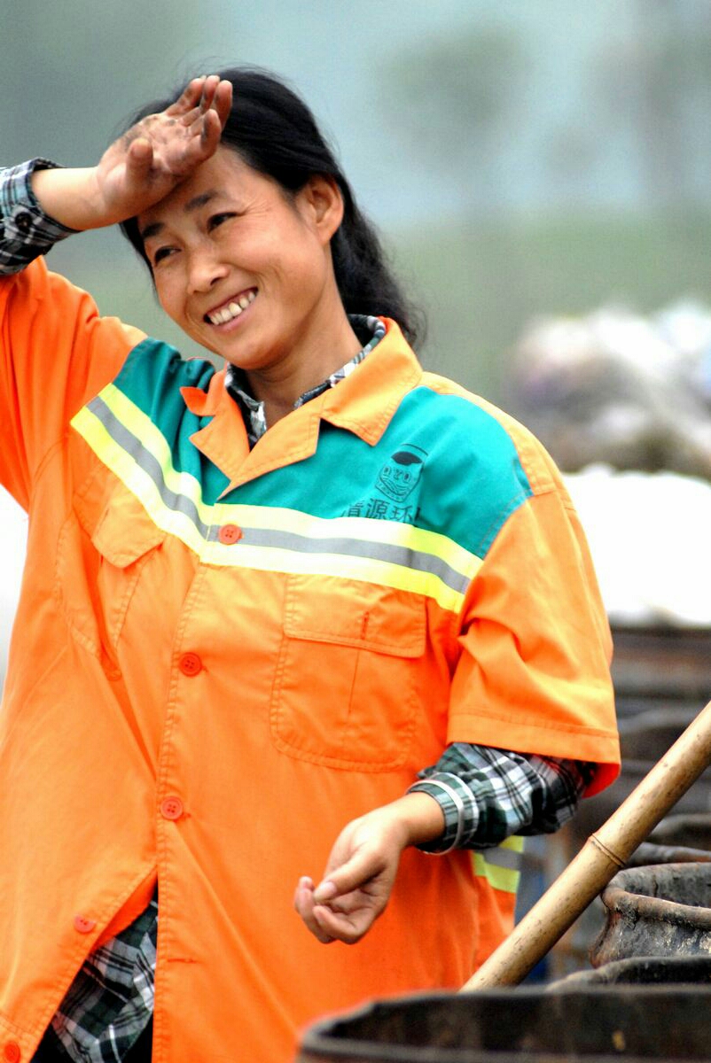 劳动人民庆五一,桃源好友诗韵香.