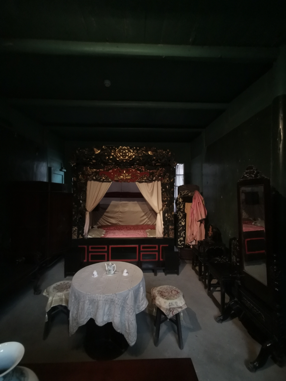 白兆大侠揭开刘文彩庄园之迷雾