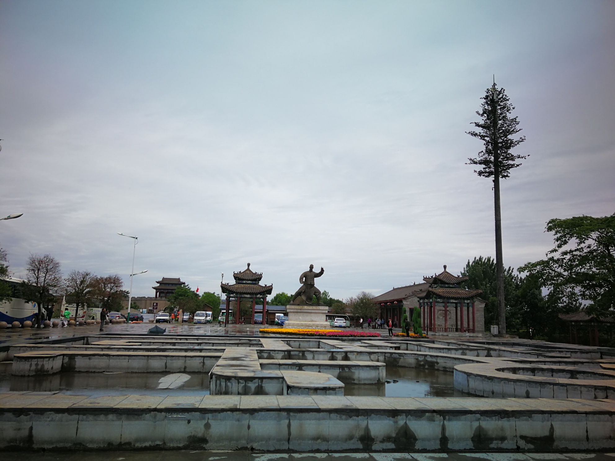 广府古城广场一一弘济桥