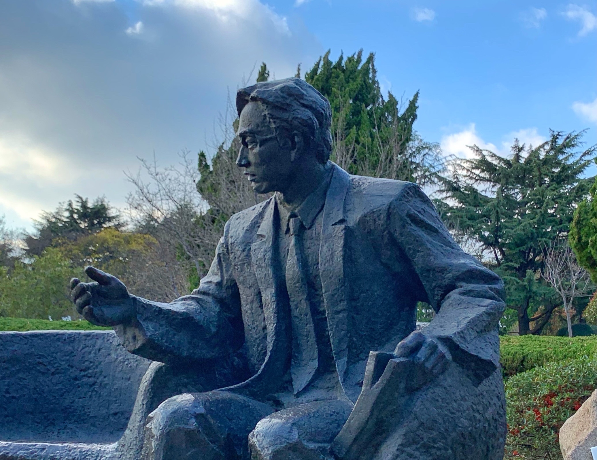 首发青岛文化名人雕塑公园