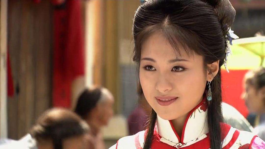 电视连续剧《神医喜来乐》主题曲《人间情多》演唱:老榕树下