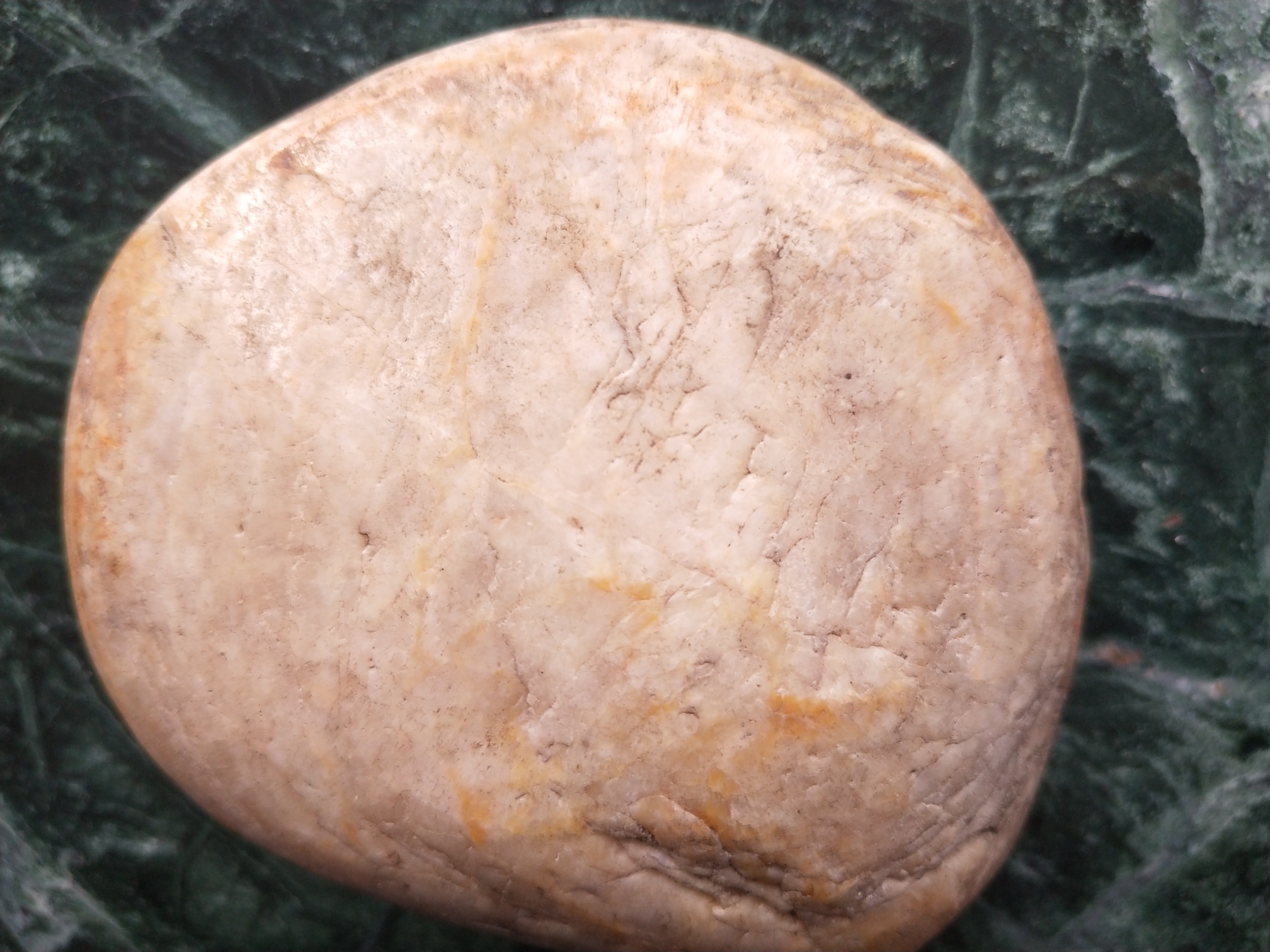 看似一块普通的石头