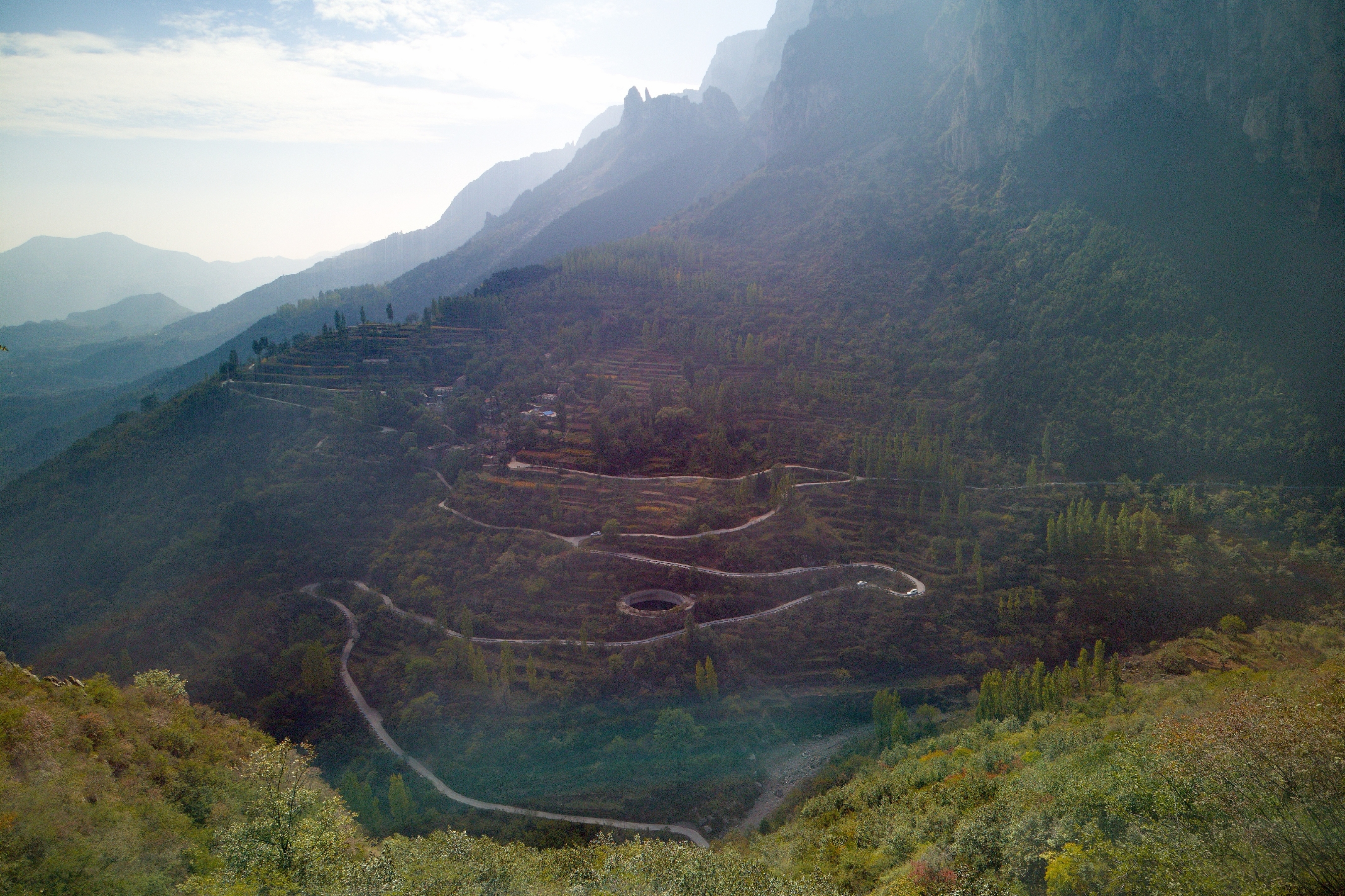 山路弯弯弯弯之上