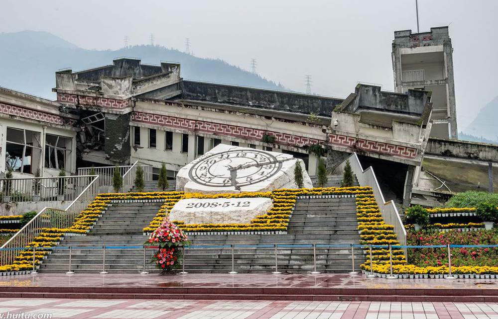 雅安地震纪念馆图片