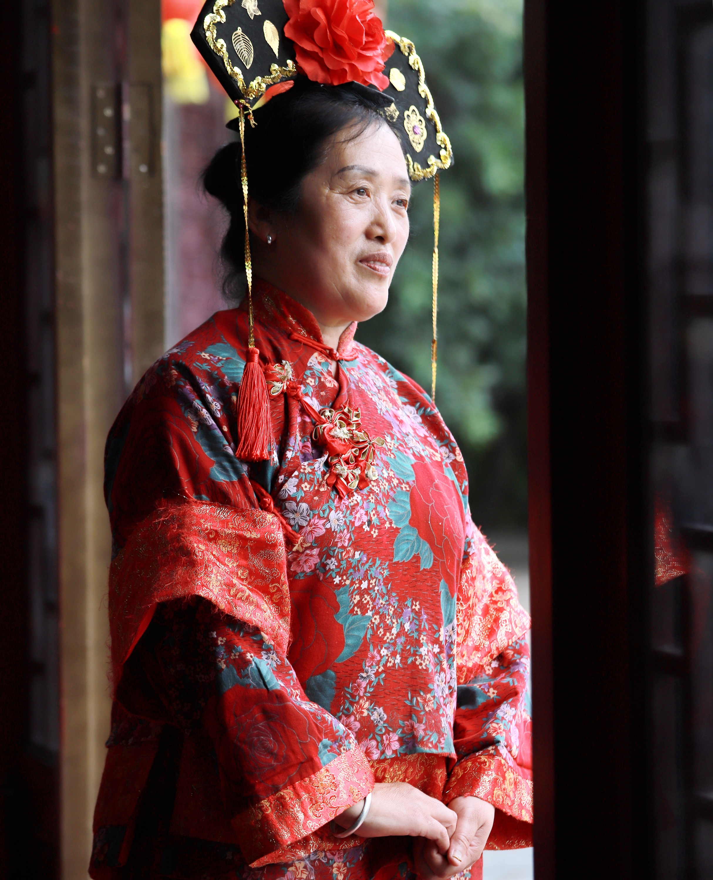 从事多年靺鞨绣刺绣的绣娘