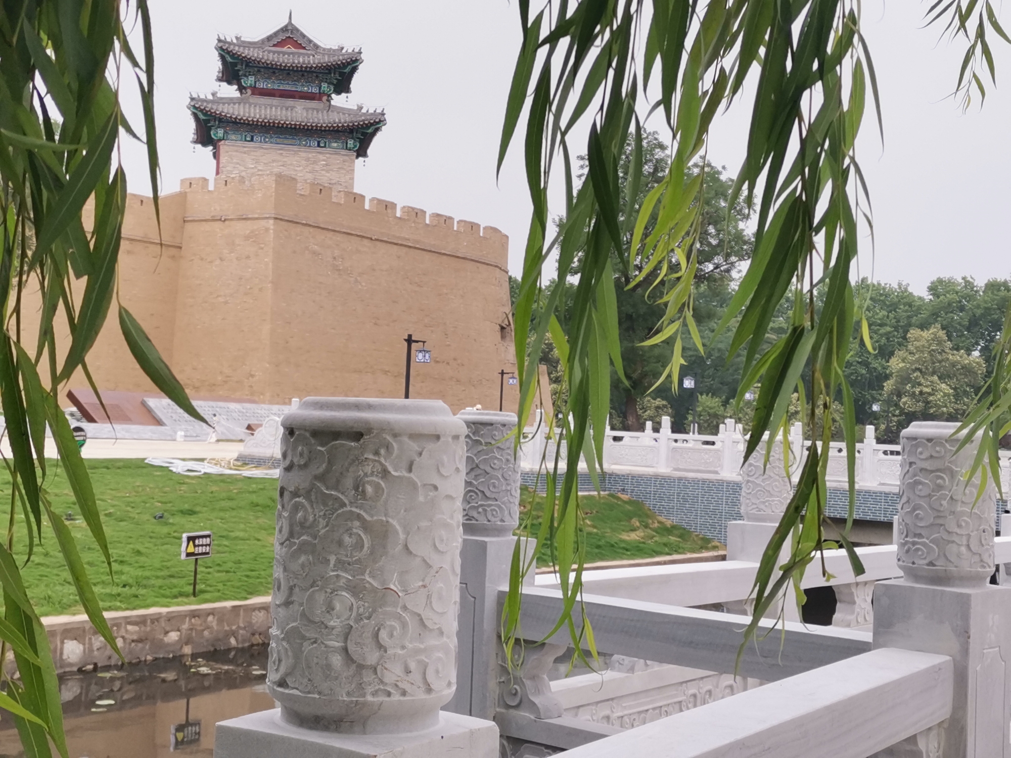 洹水安阳名不虚,三千年前是帝都一一明.彰德府城墙修复开放