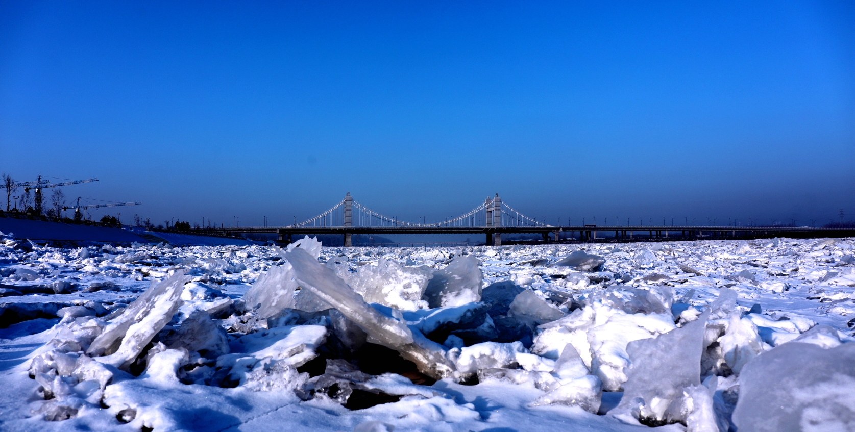 冬寒雪城武封江(原创)