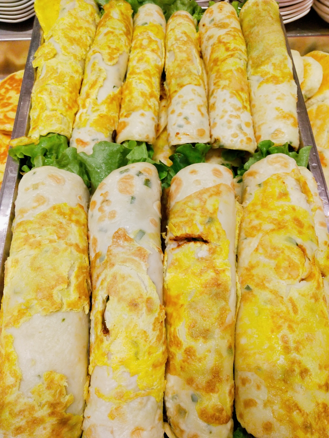 鸡蛋饼卷生菜 制作人:祝霞