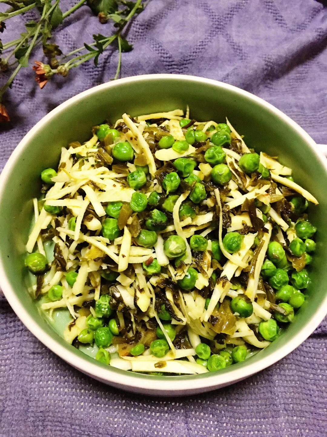 每日一素:年夜饭热菜系列～冬笋青豆炒雪菜