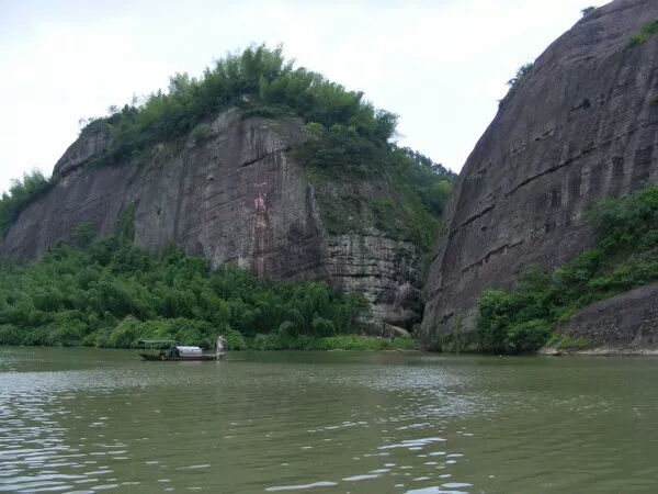 天下第一缝:永兴一线天