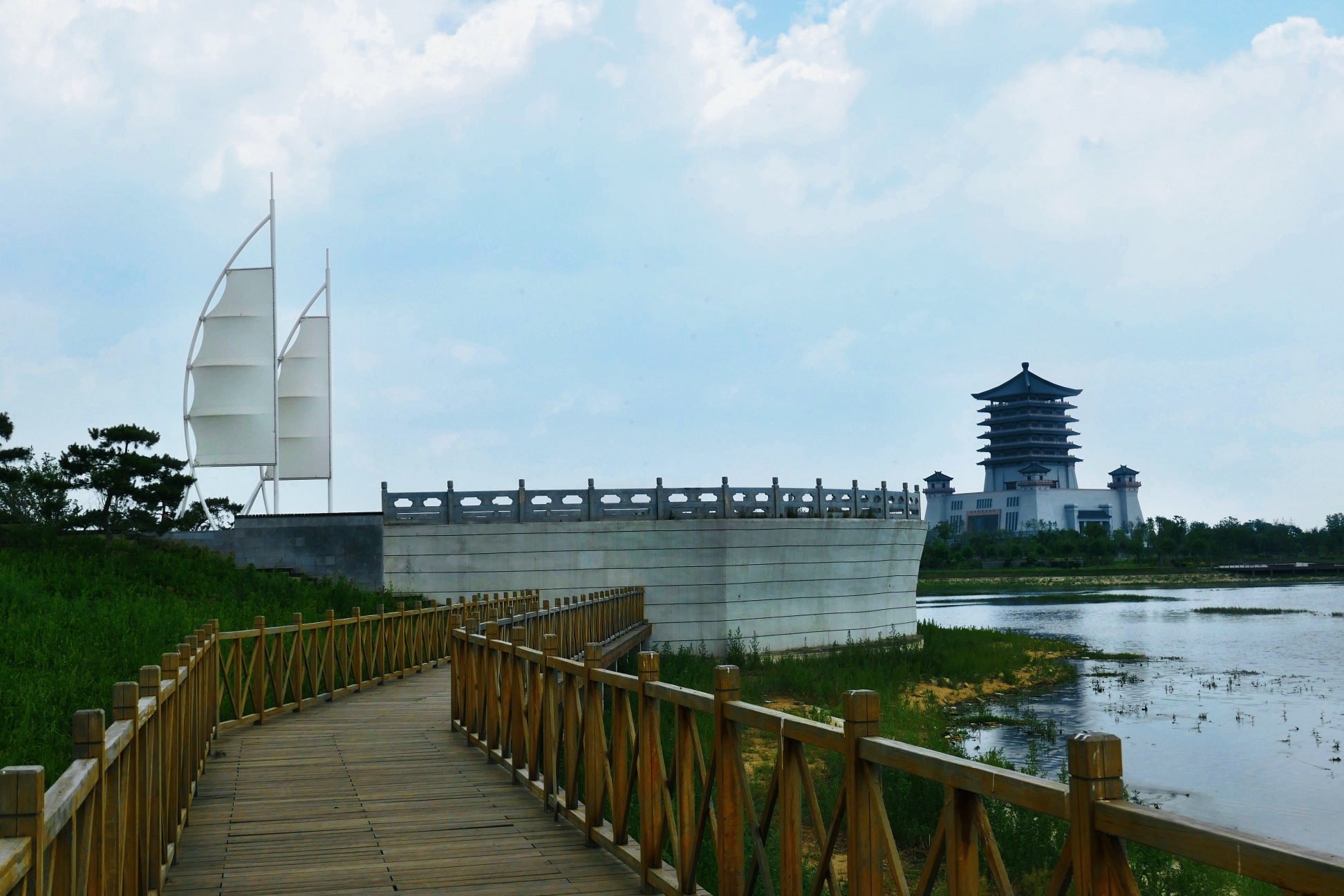 初夏,泰安汶河国家湿地公园,景色宜人.
