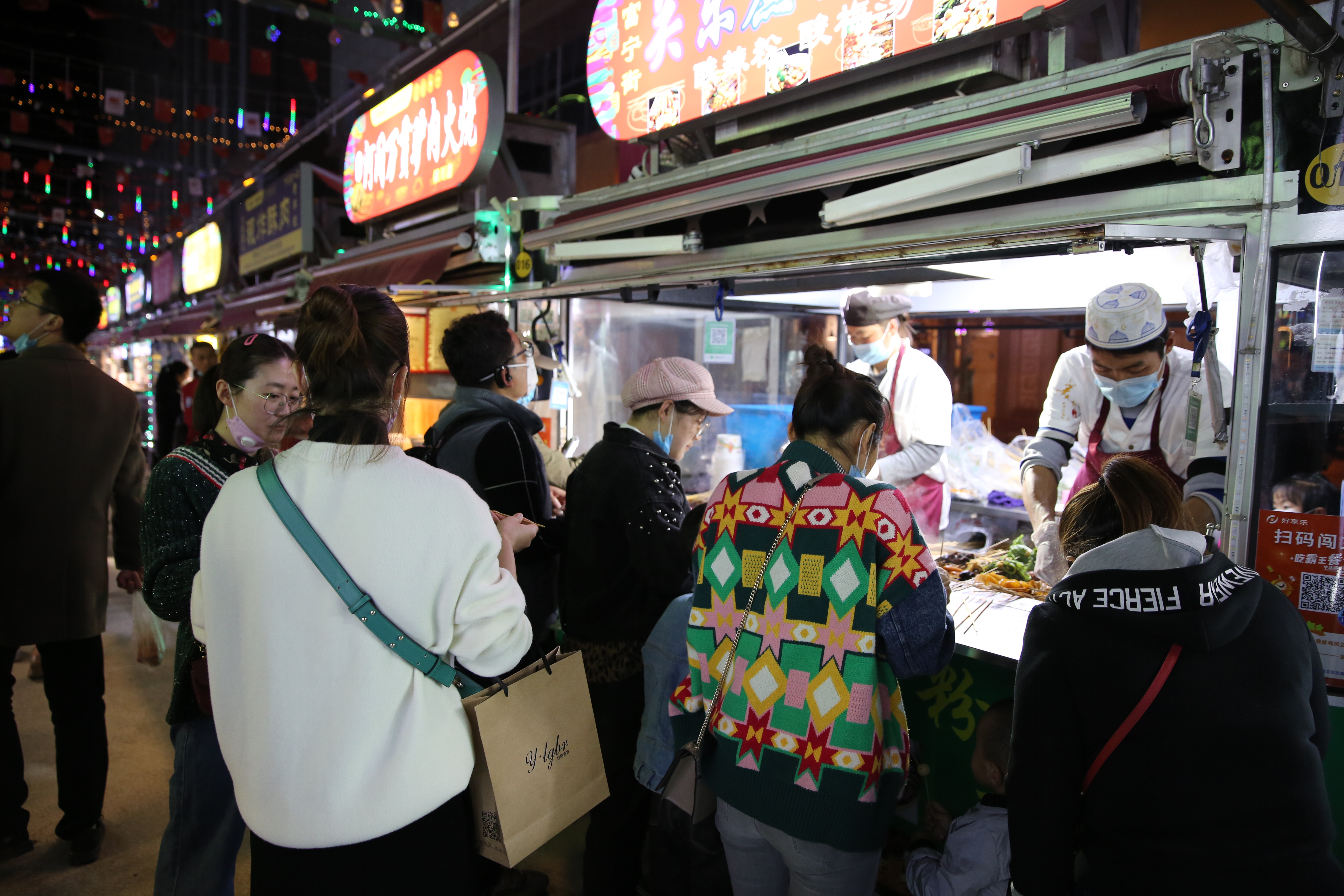 银川鼓楼夜市图片