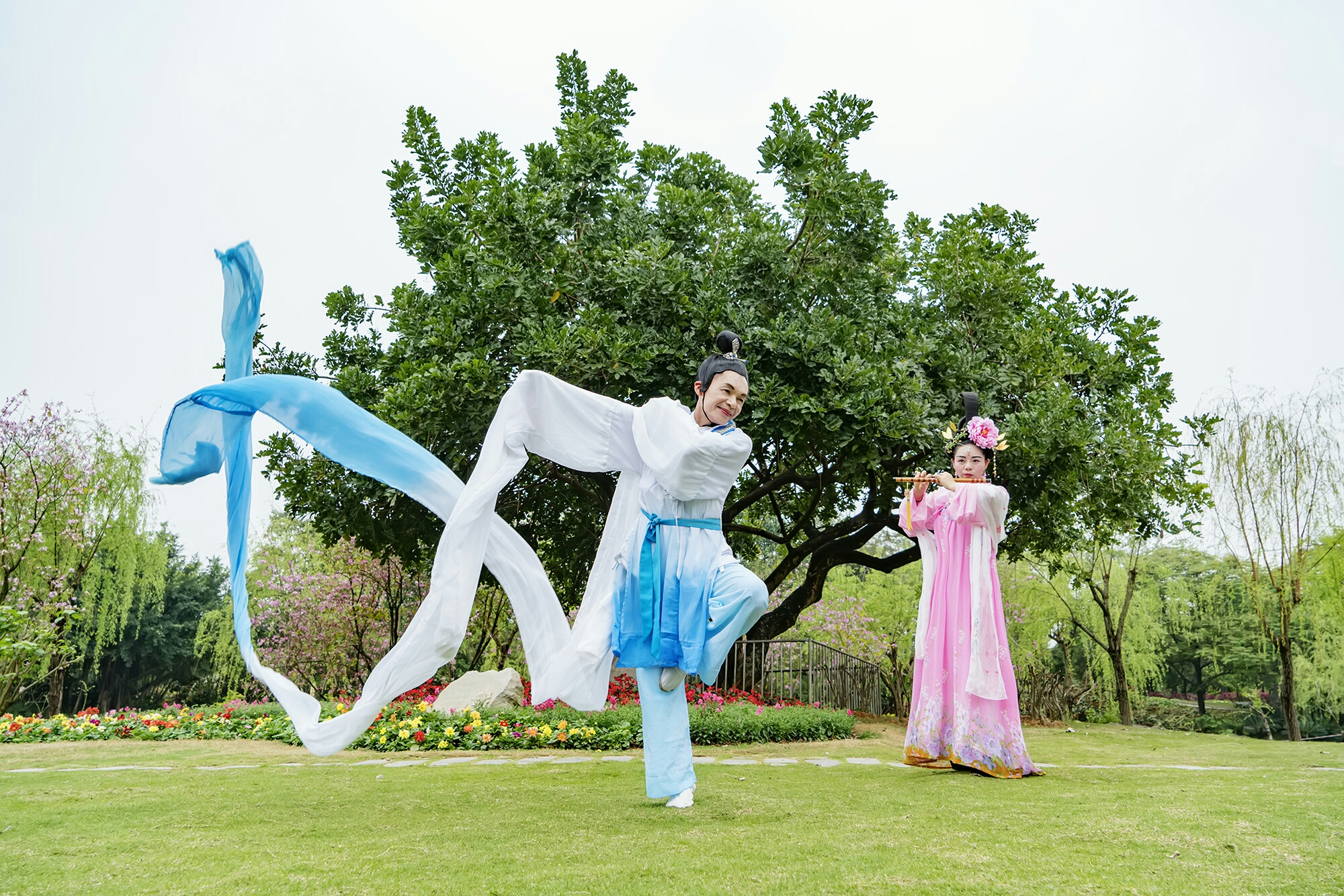 长袖舞得美人归