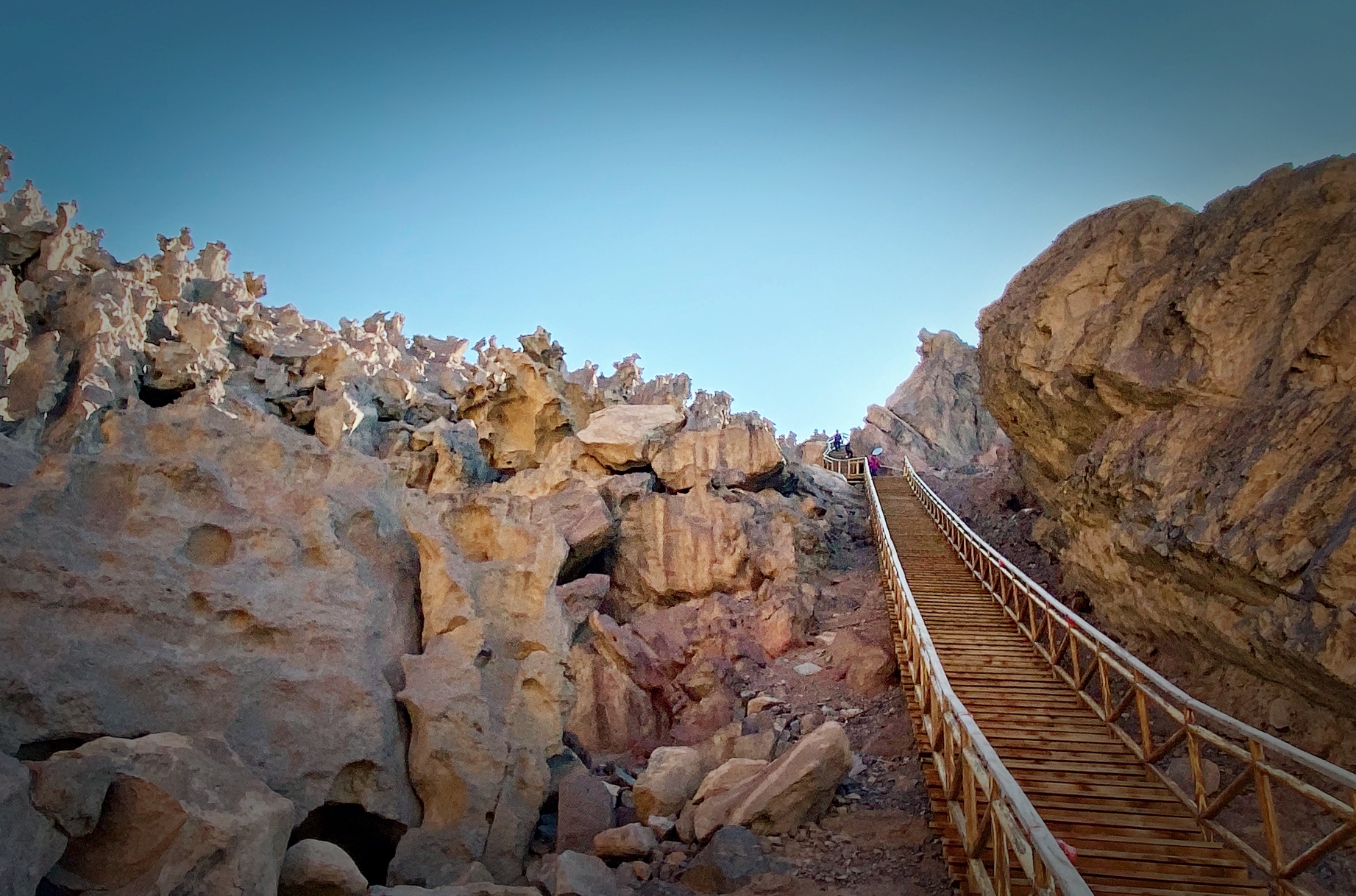 盘吉尔怪石林新疆游之(二)