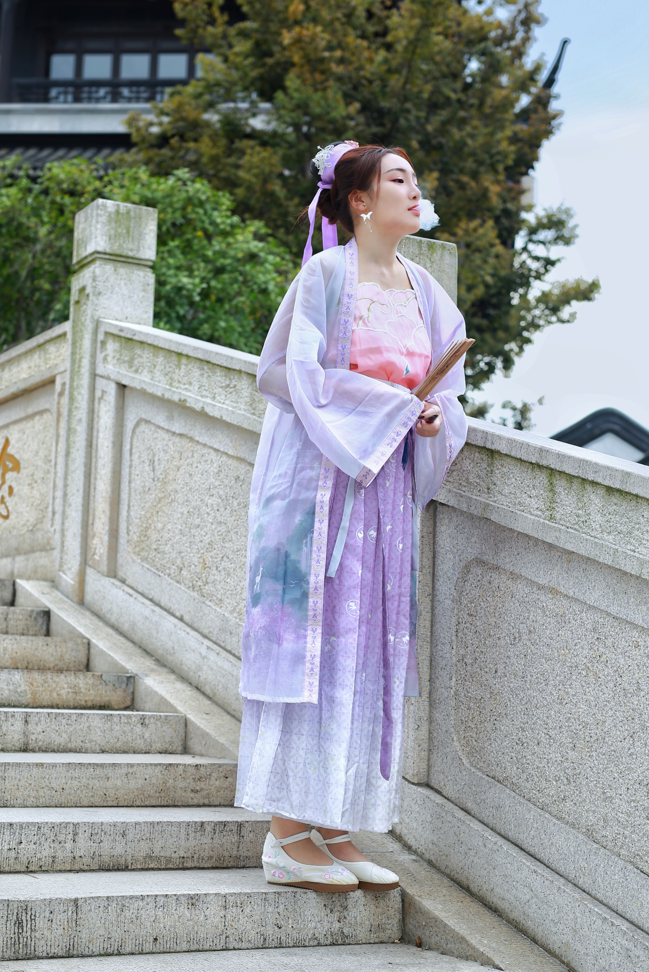 8点1氪官方转达女司机亮证欺压让路事务；；；；；；自动驾驶车祸致1死1伤，，，，，特斯拉被裁定赔偿2.43亿美元；；；；；；库克成苹果史上任期最长CEO