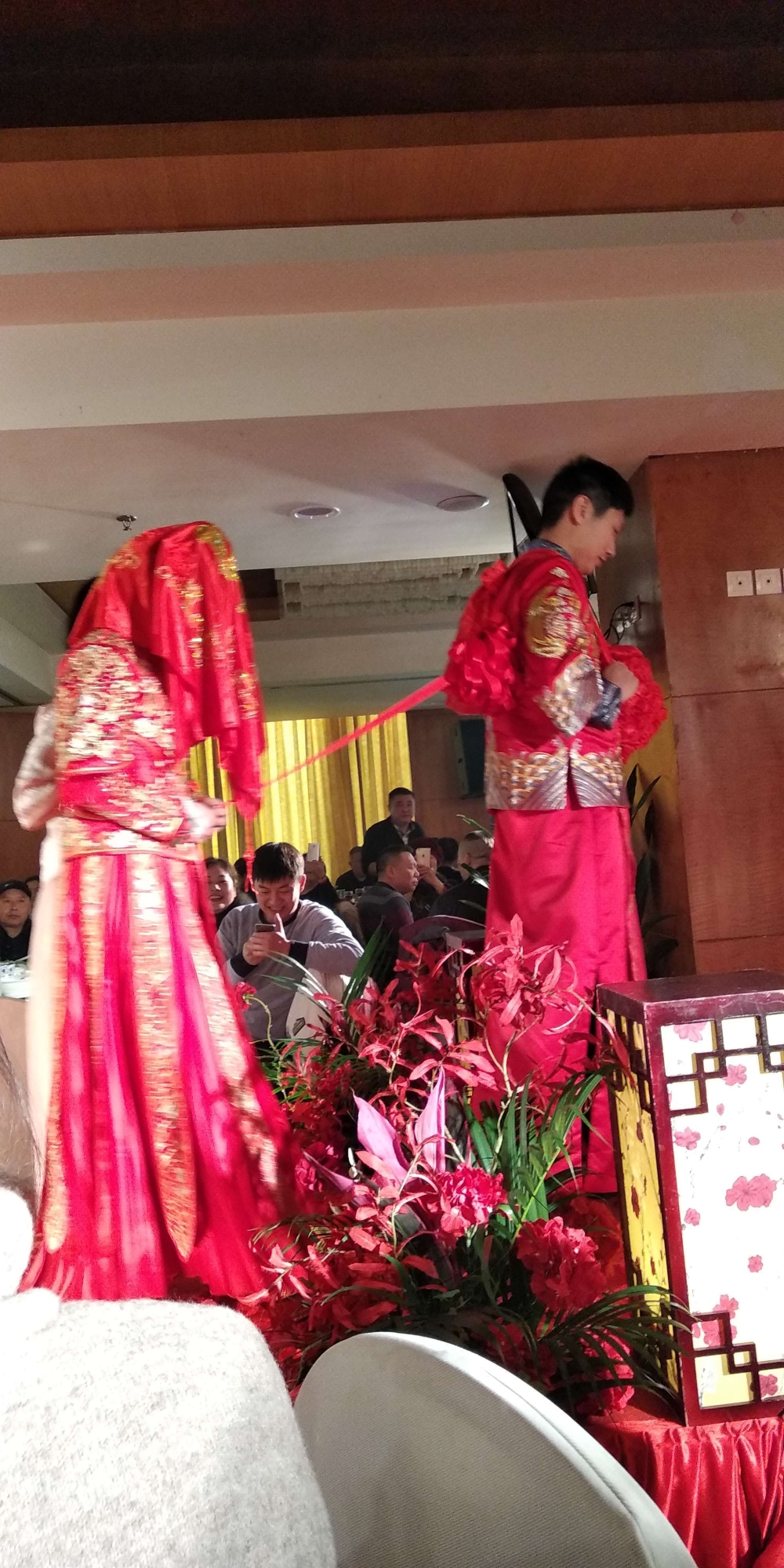 婚礼开场上的精彩文艺表演: 婚礼现场上的夫妻对拜 特别声明