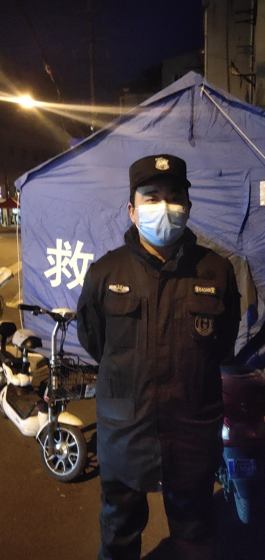 上海万荣集团东安保安特保队执行保障杨浦区大桥街道二级旧里小区夜间