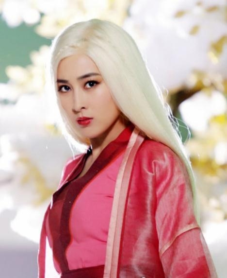 马苏的白发魔女还不错.