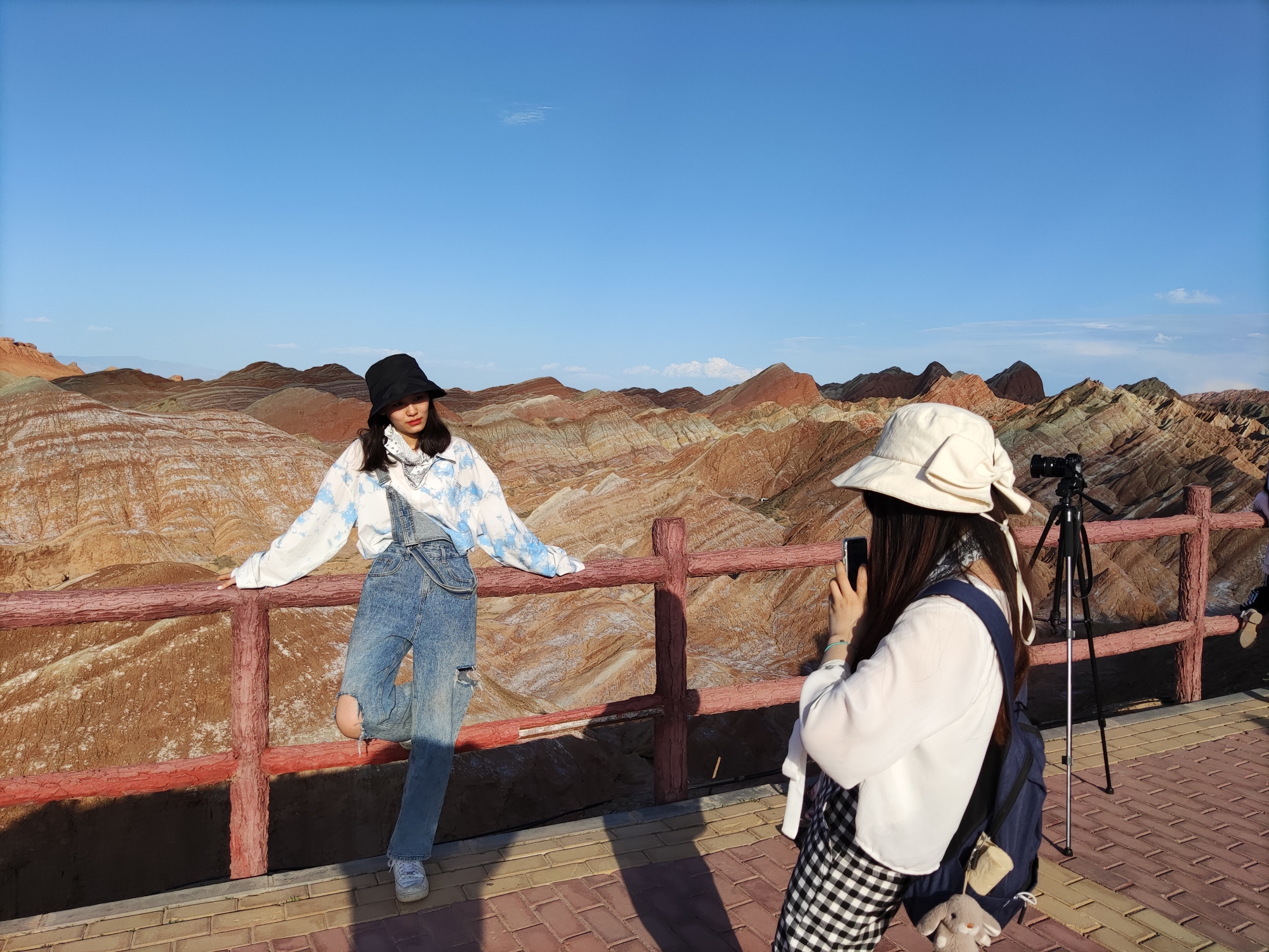 美女走丹霞: 甘肃张掖七彩丹霞公园及平山湖大峡谷行摄之旅