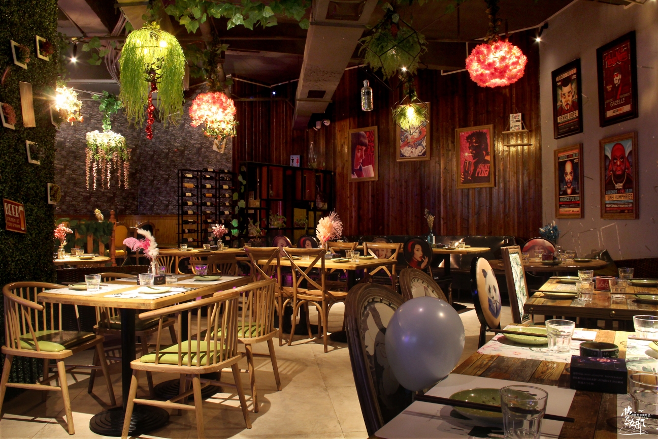 我在花前月下音乐餐吧等你