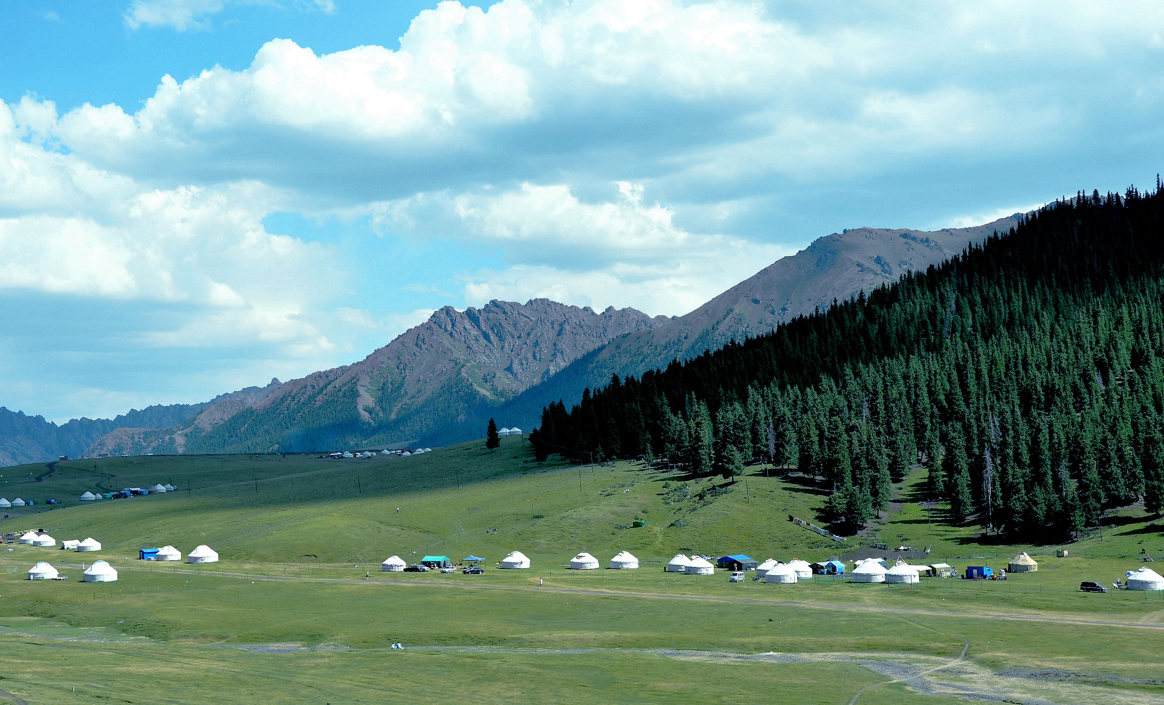 新疆山水美——玛河石摄影图片欣赏