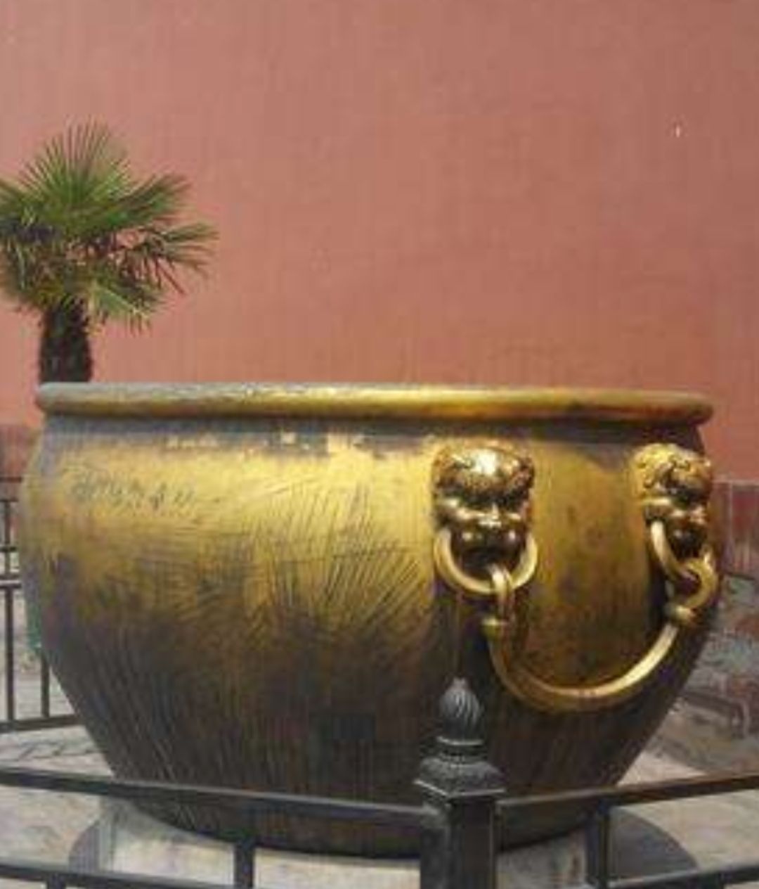 原创首发故宫太和殿的四大金缸