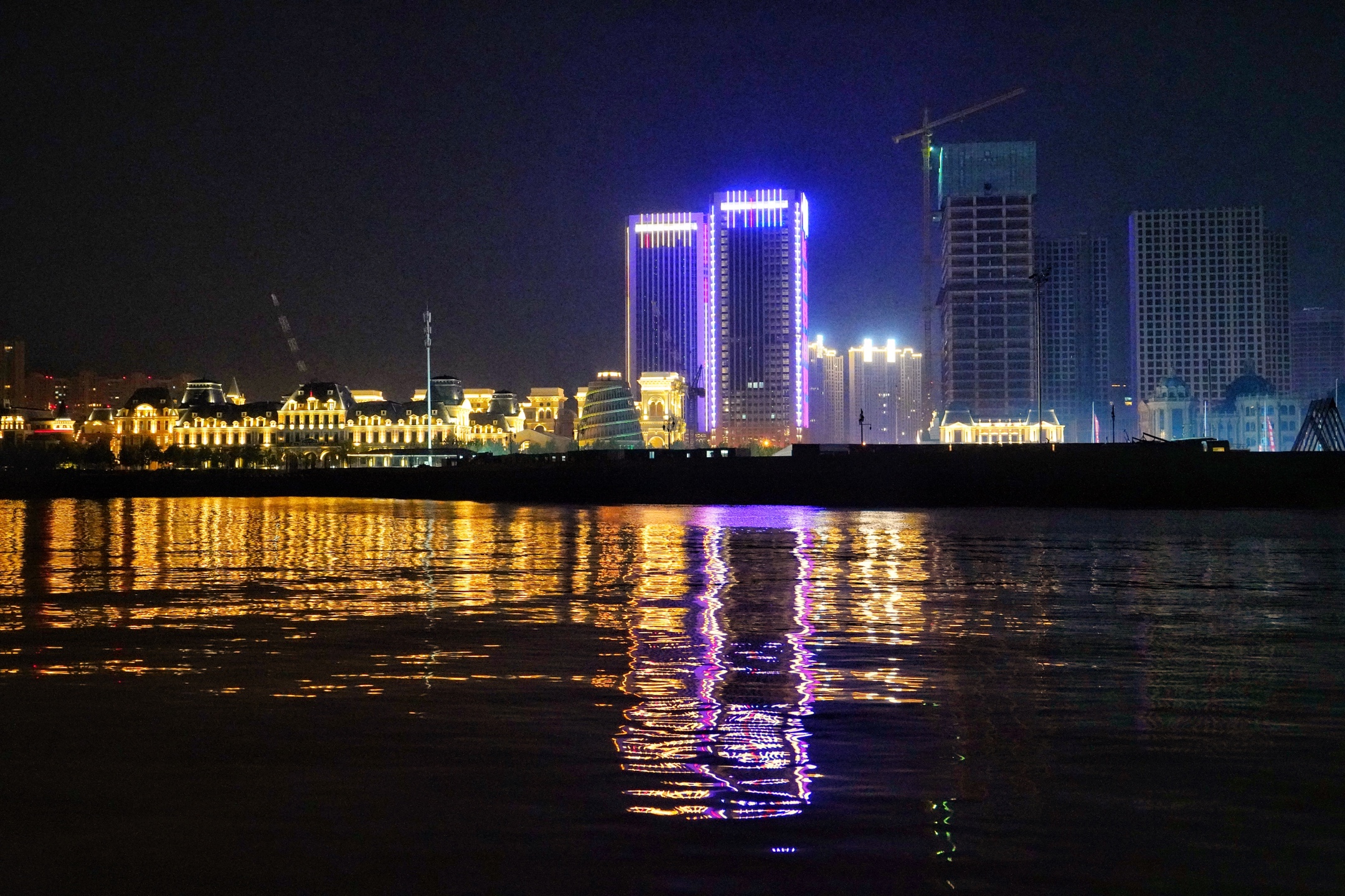 汕头东海岸晚上夜景图片