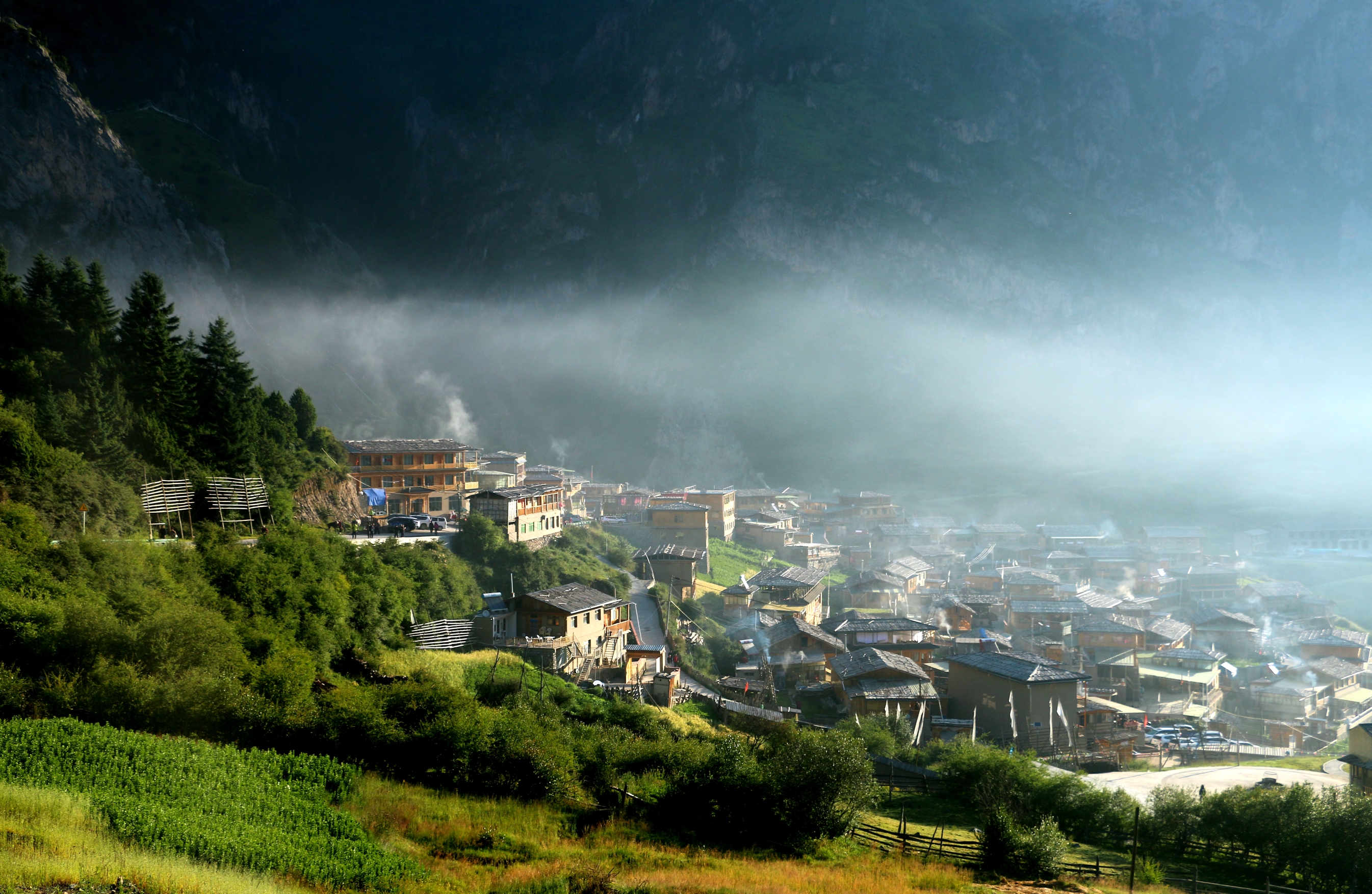 《扎尕那之晨》摄影:抽烟兔(萍乡)