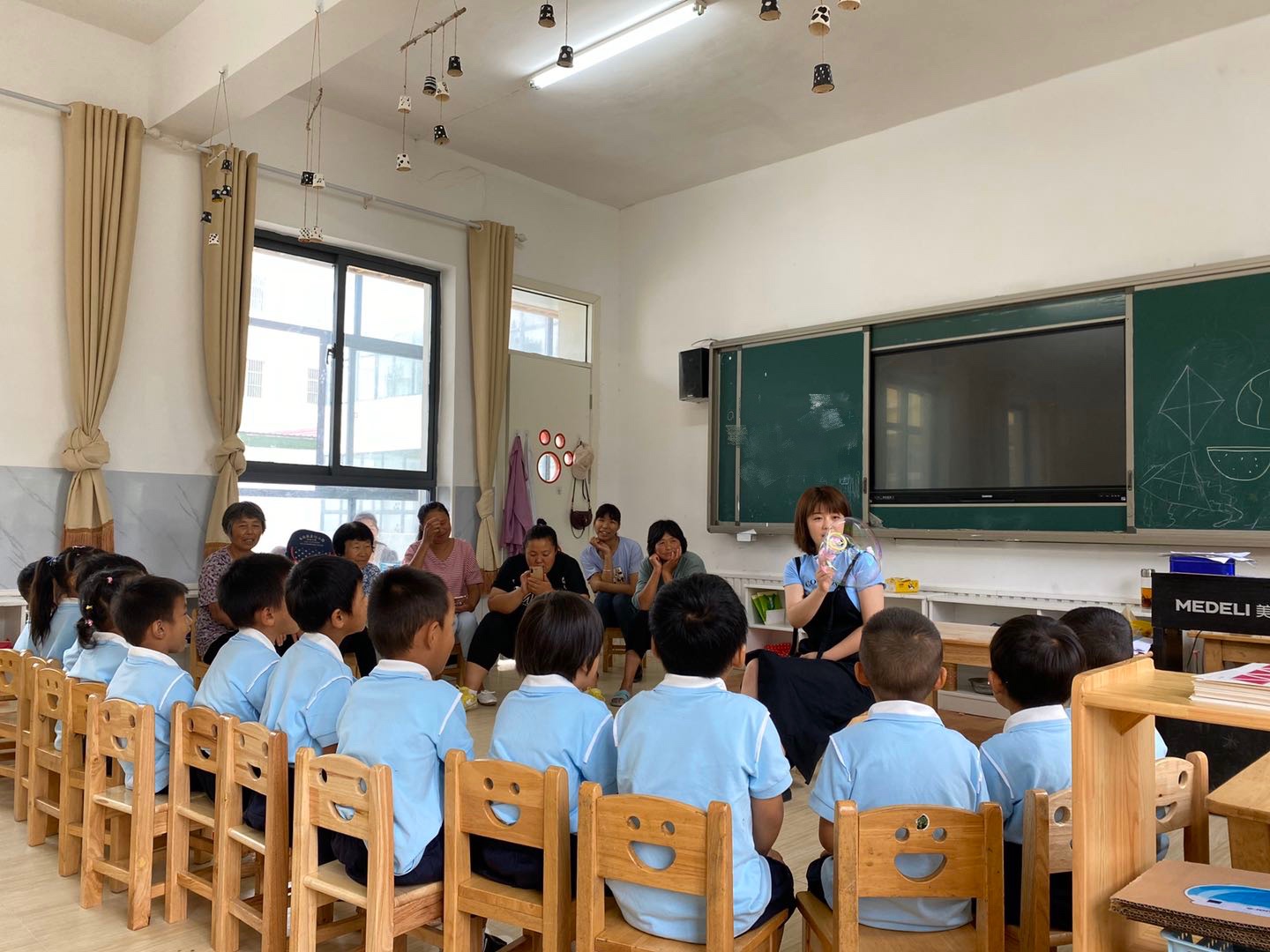 爱与你相伴—阜南县直幼儿园袁郢分园半日活动