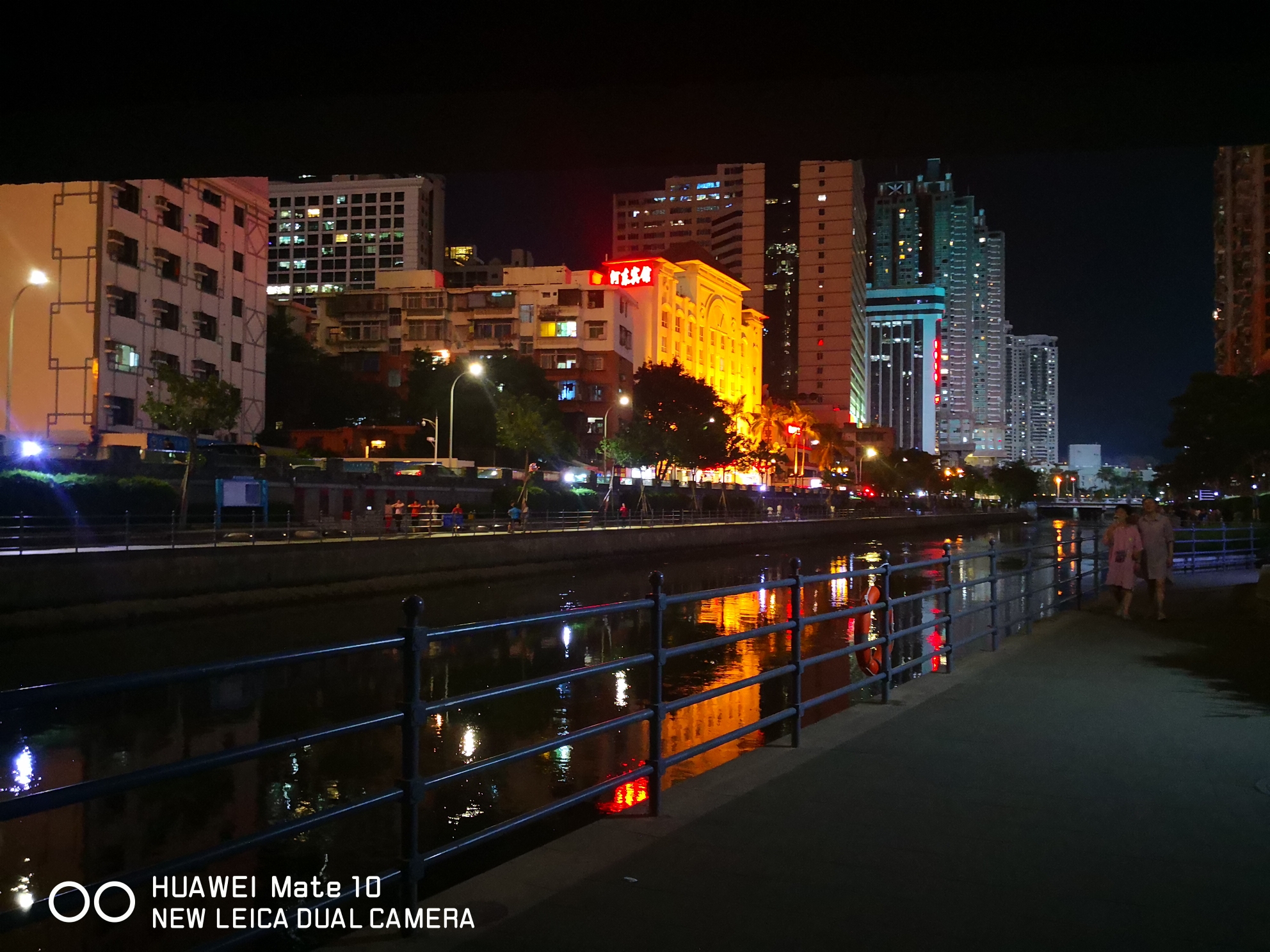 深圳布吉河两岸夜景
