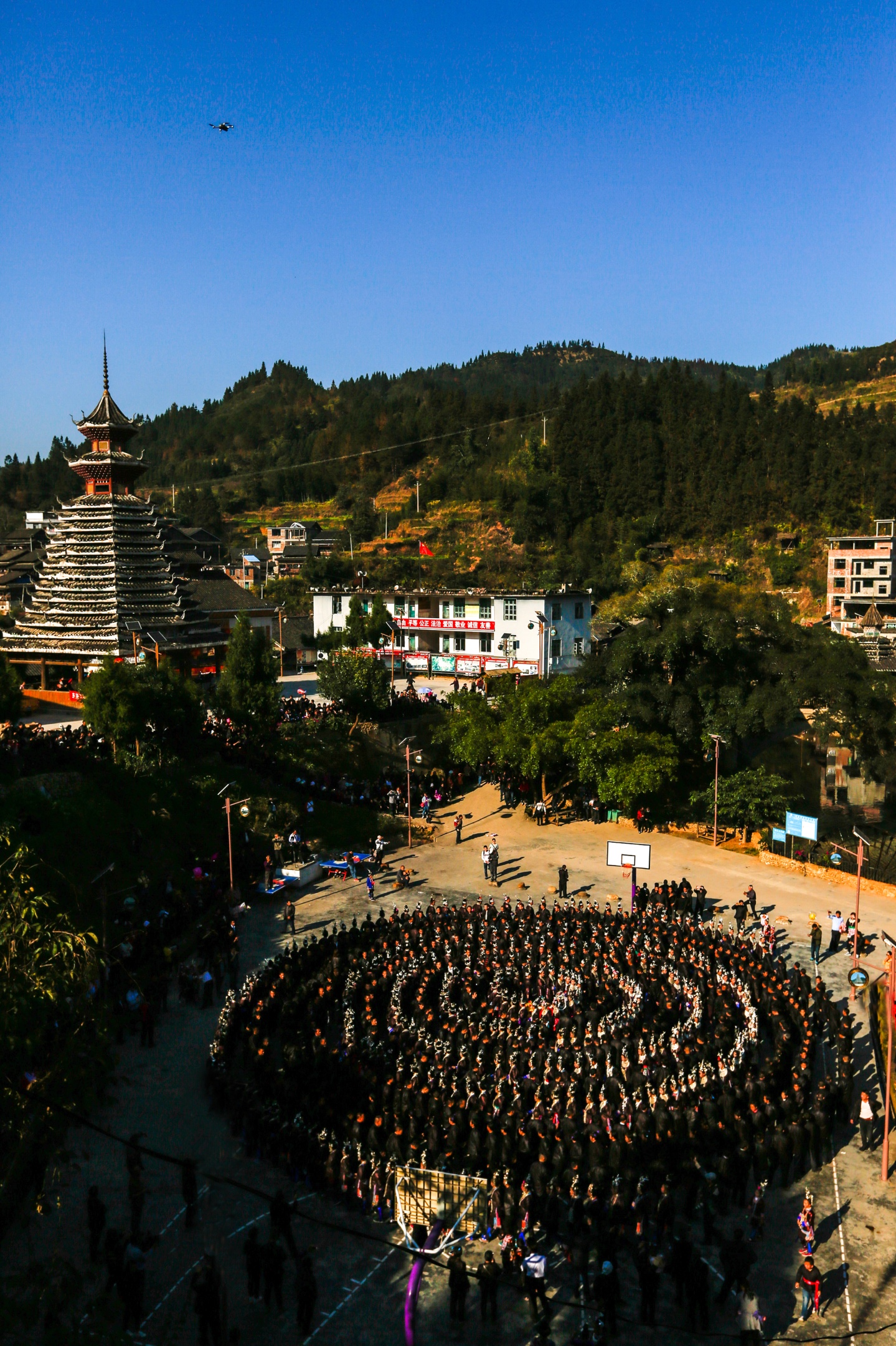 走去从江听侗歌