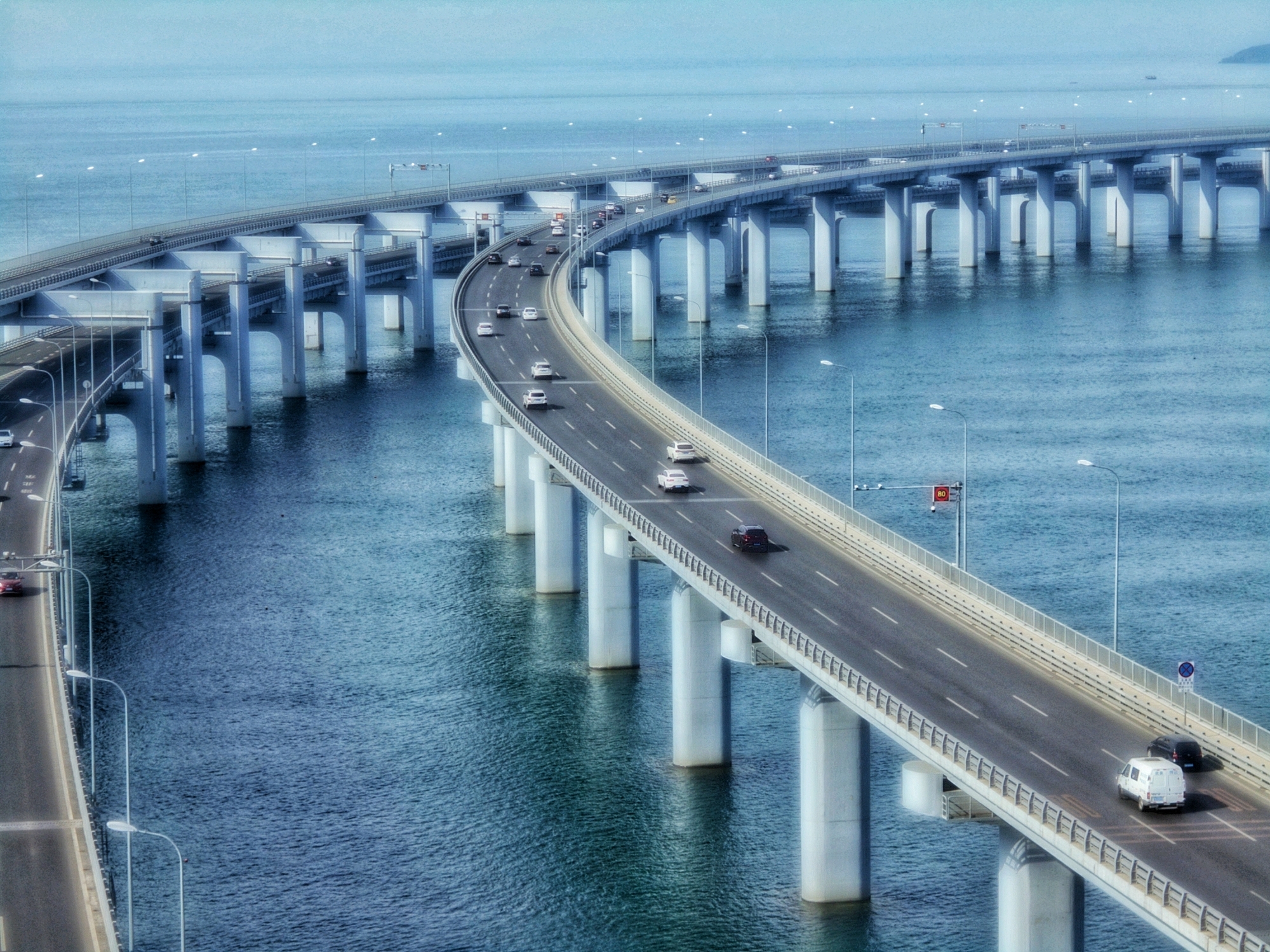 莲花山与跨海大桥