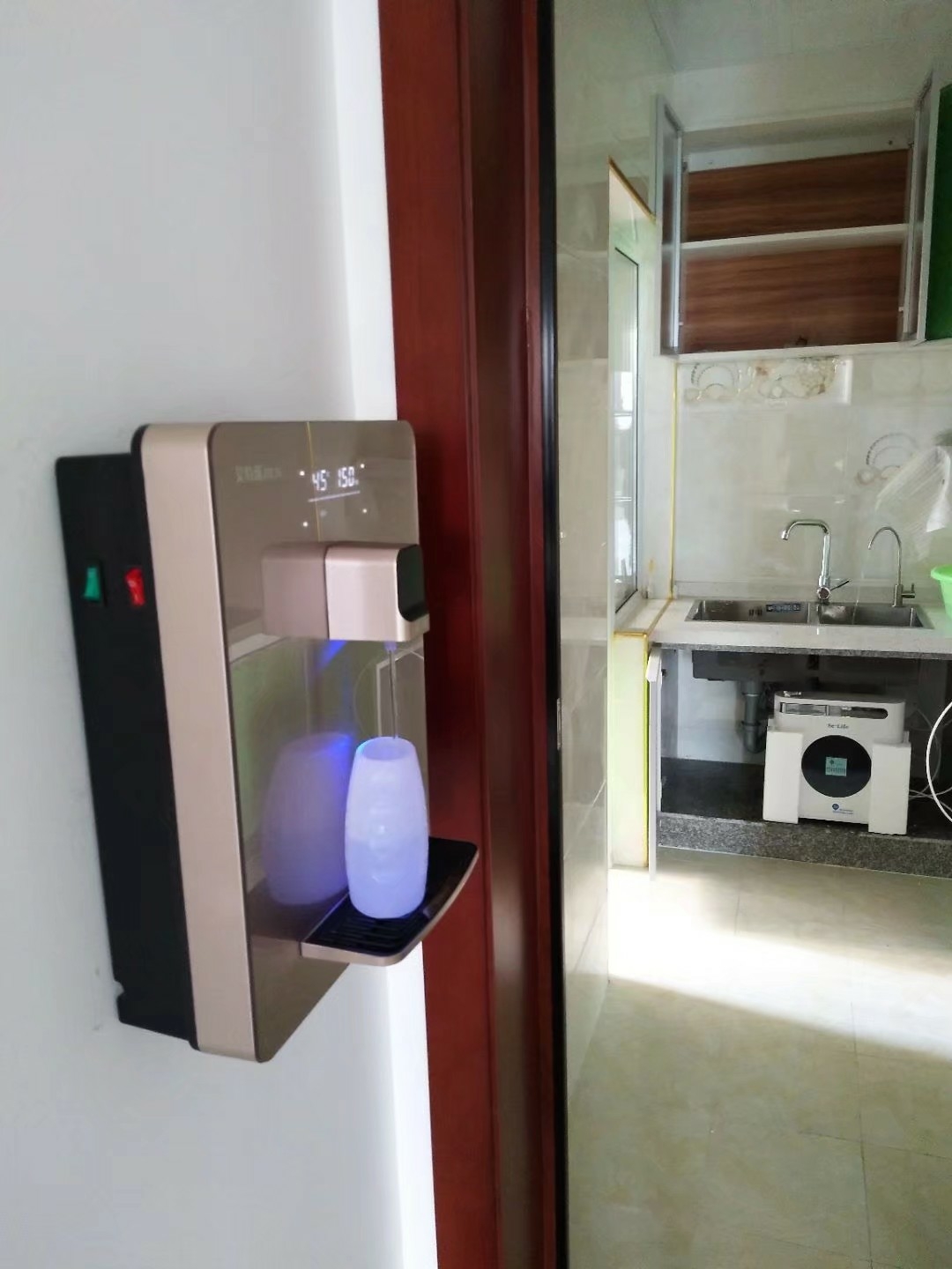 中大富硒水机 智能管线饮水机