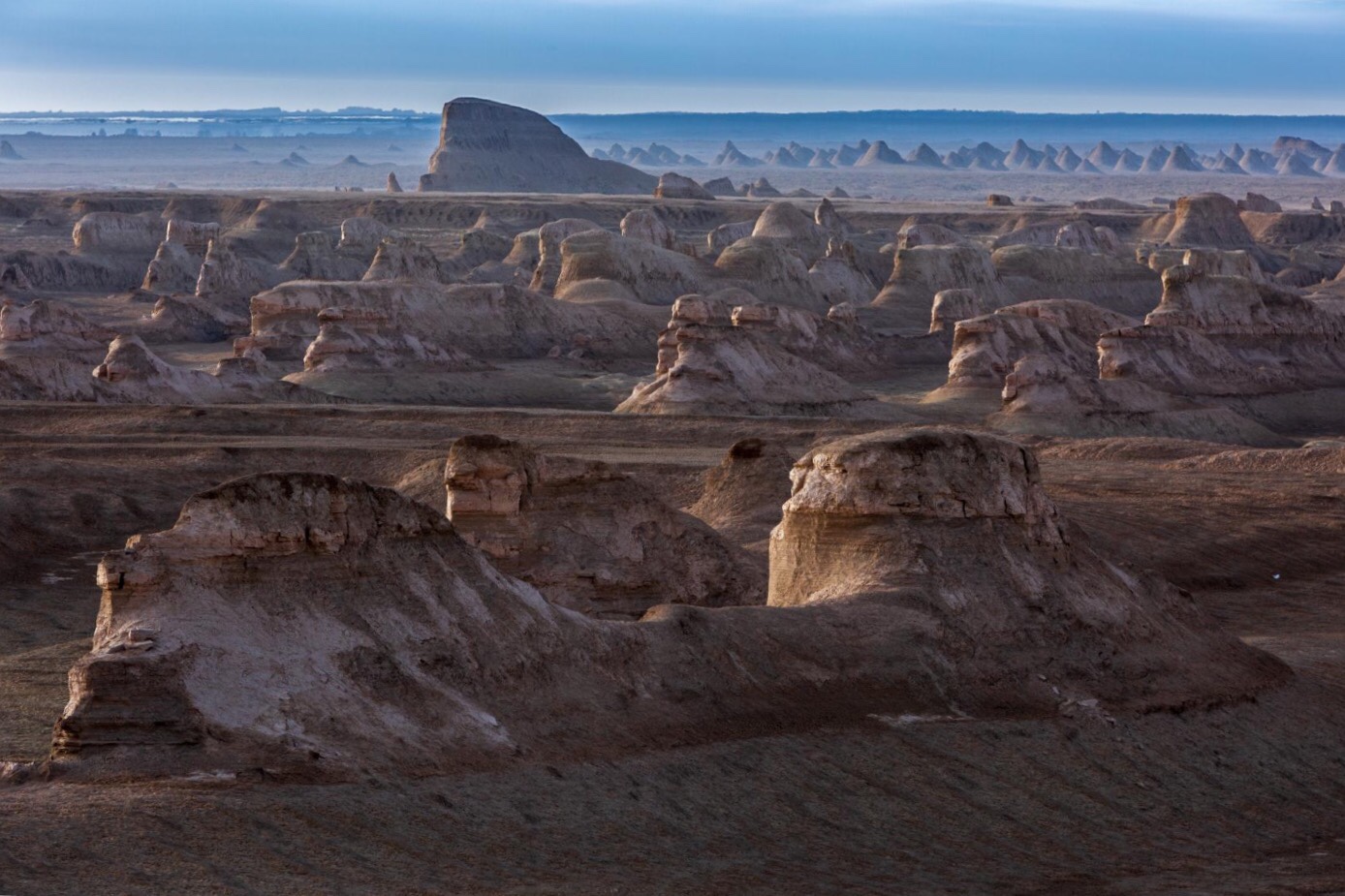 首发格尔木的雅丹地貌