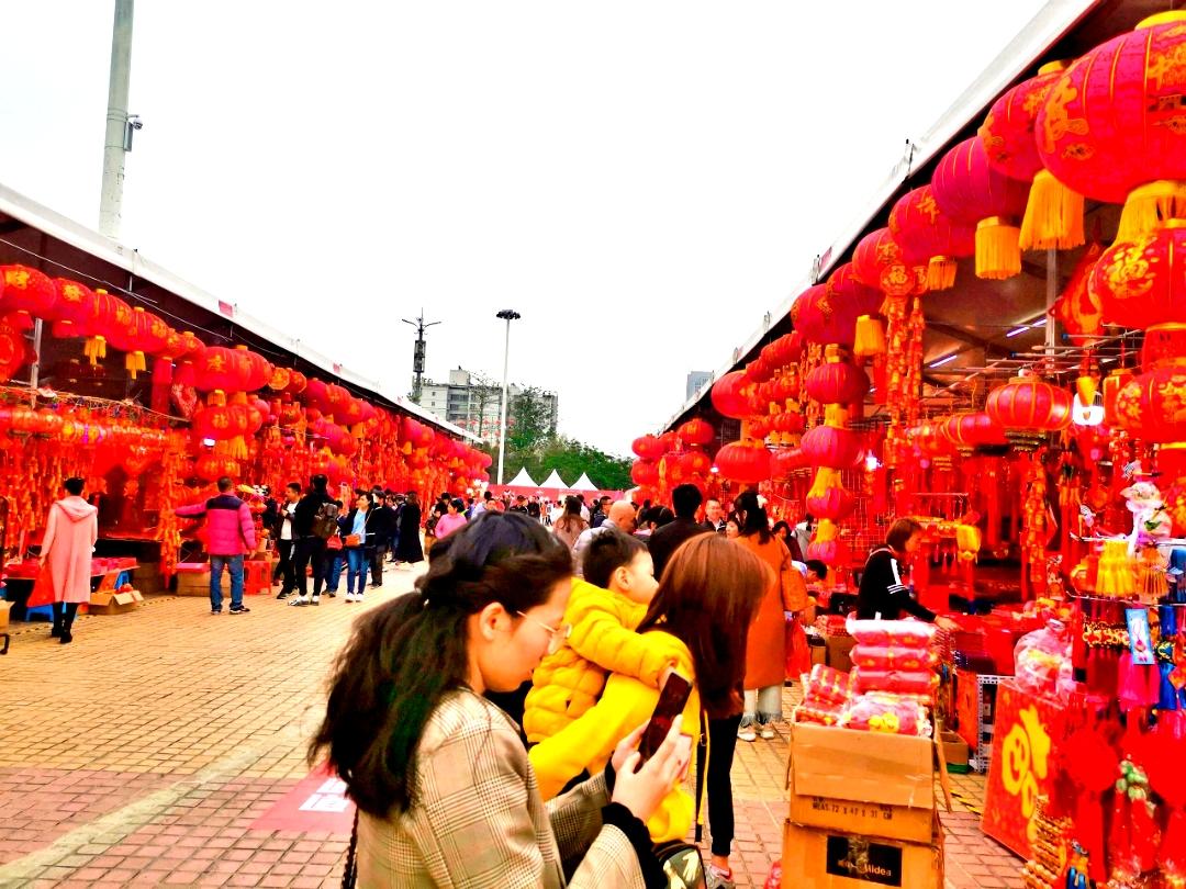 vv首发家乡新年习俗逛花市迎新年