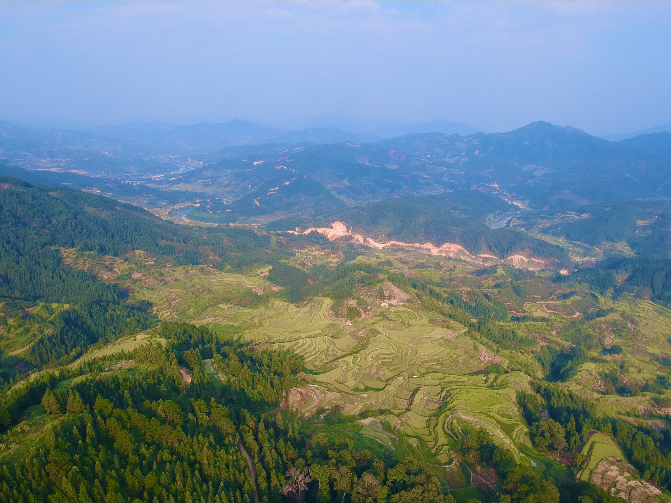 走进广西边远山区苗寨,体验淳朴的苗家生活