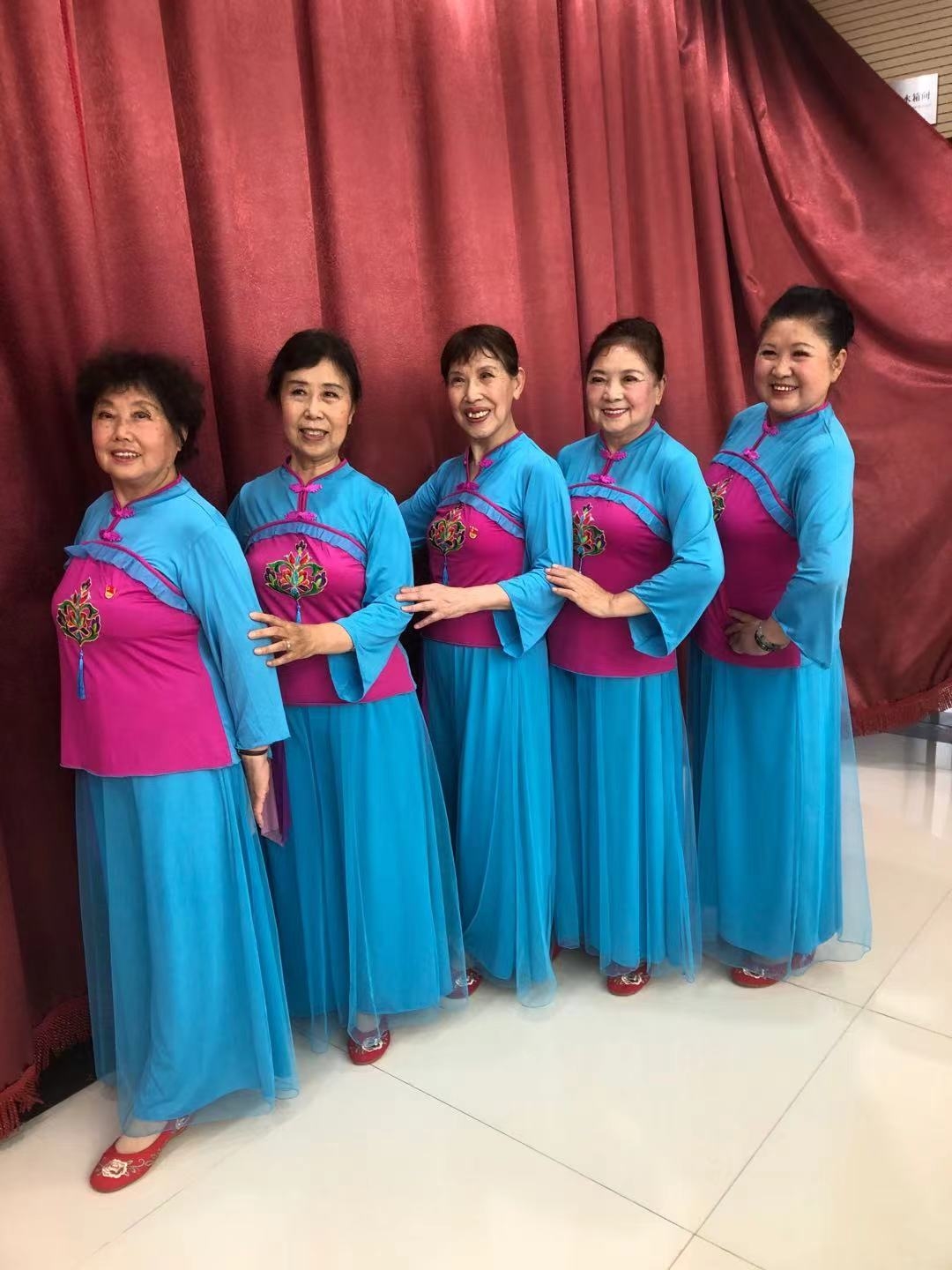 小草姐妹建党百年演出照片集锦