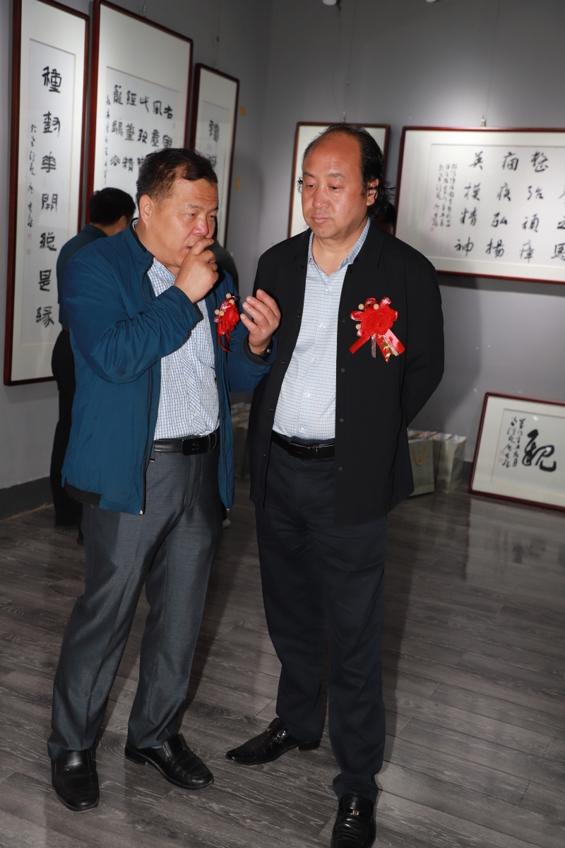 "我心向党.廖宏斌书法作品展"开幕式在礼县文化馆举行.