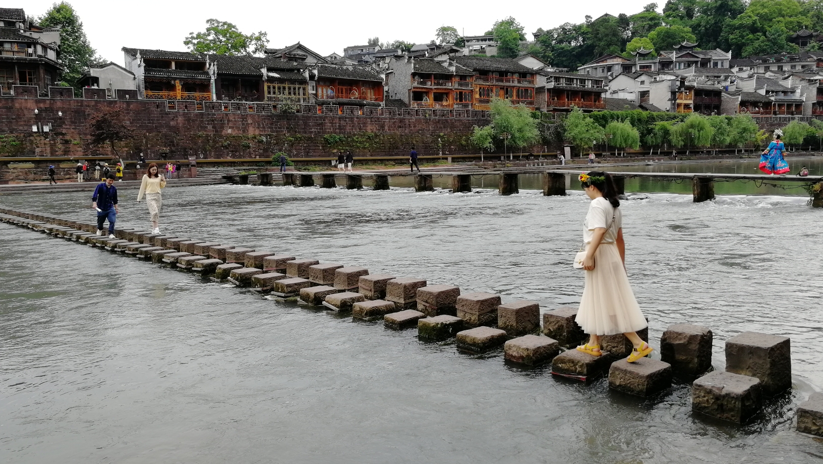 跳石,谁不想去跳一跳?